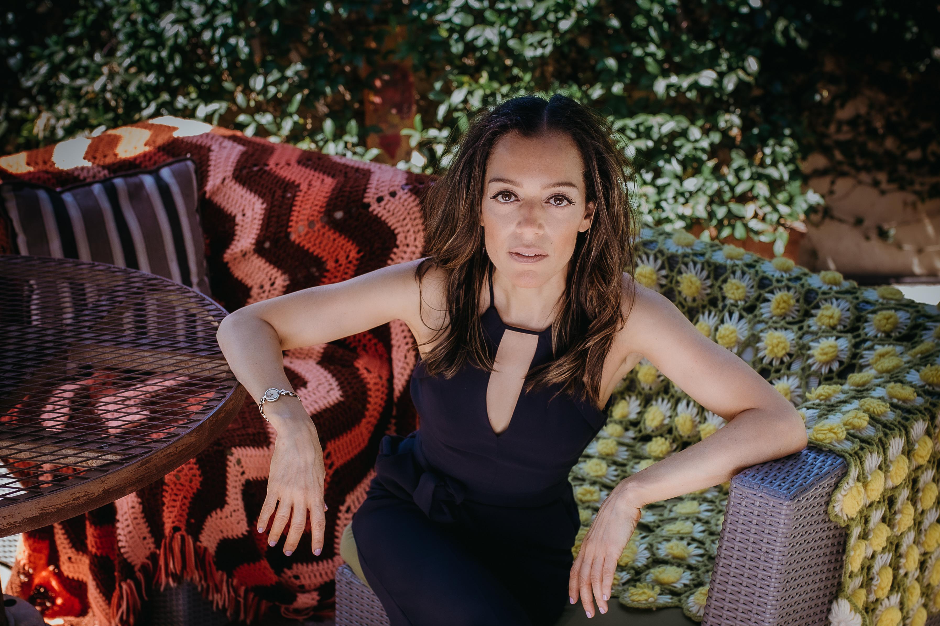 actor Shirley Roeca large photo