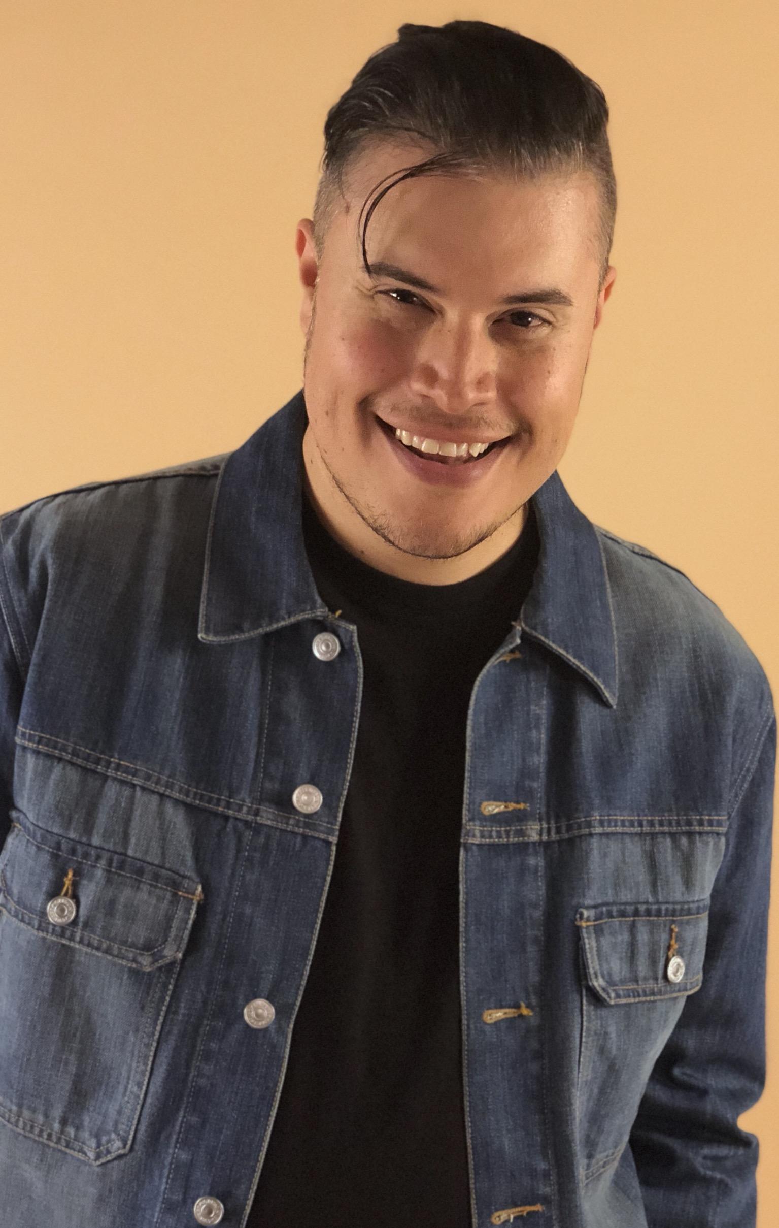 actor Aaron Castillo large photo