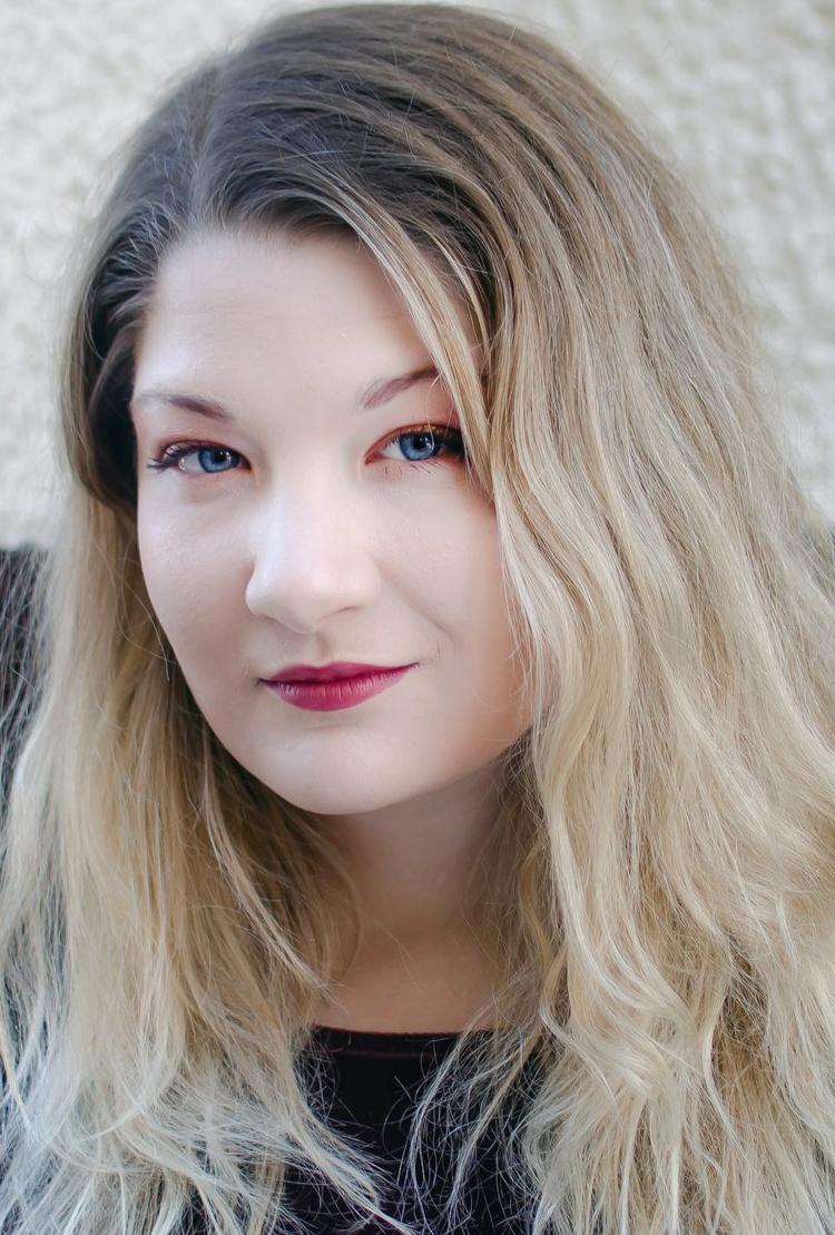 actor Blythe Baird large photo