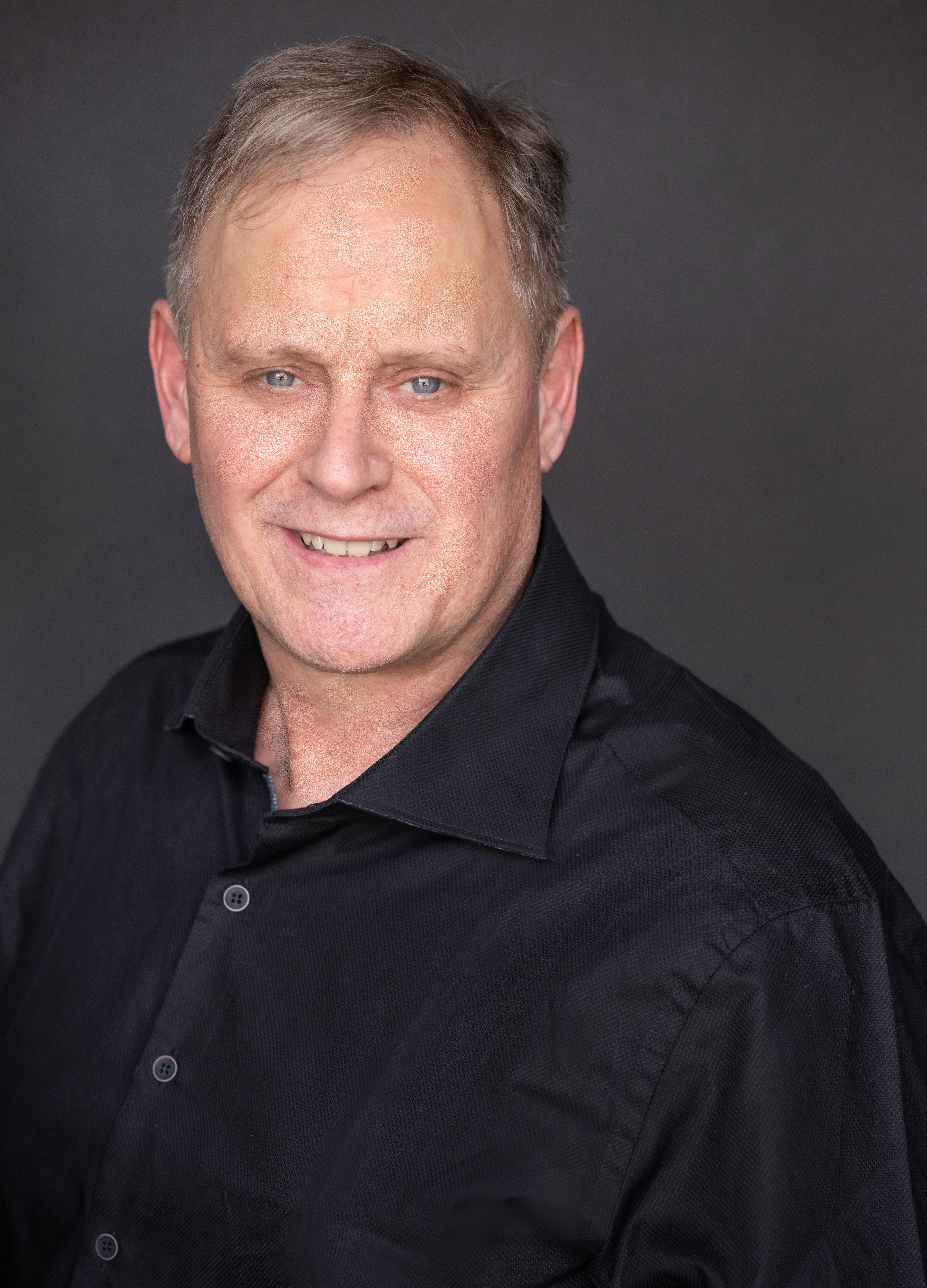 actor James Yaw large photo