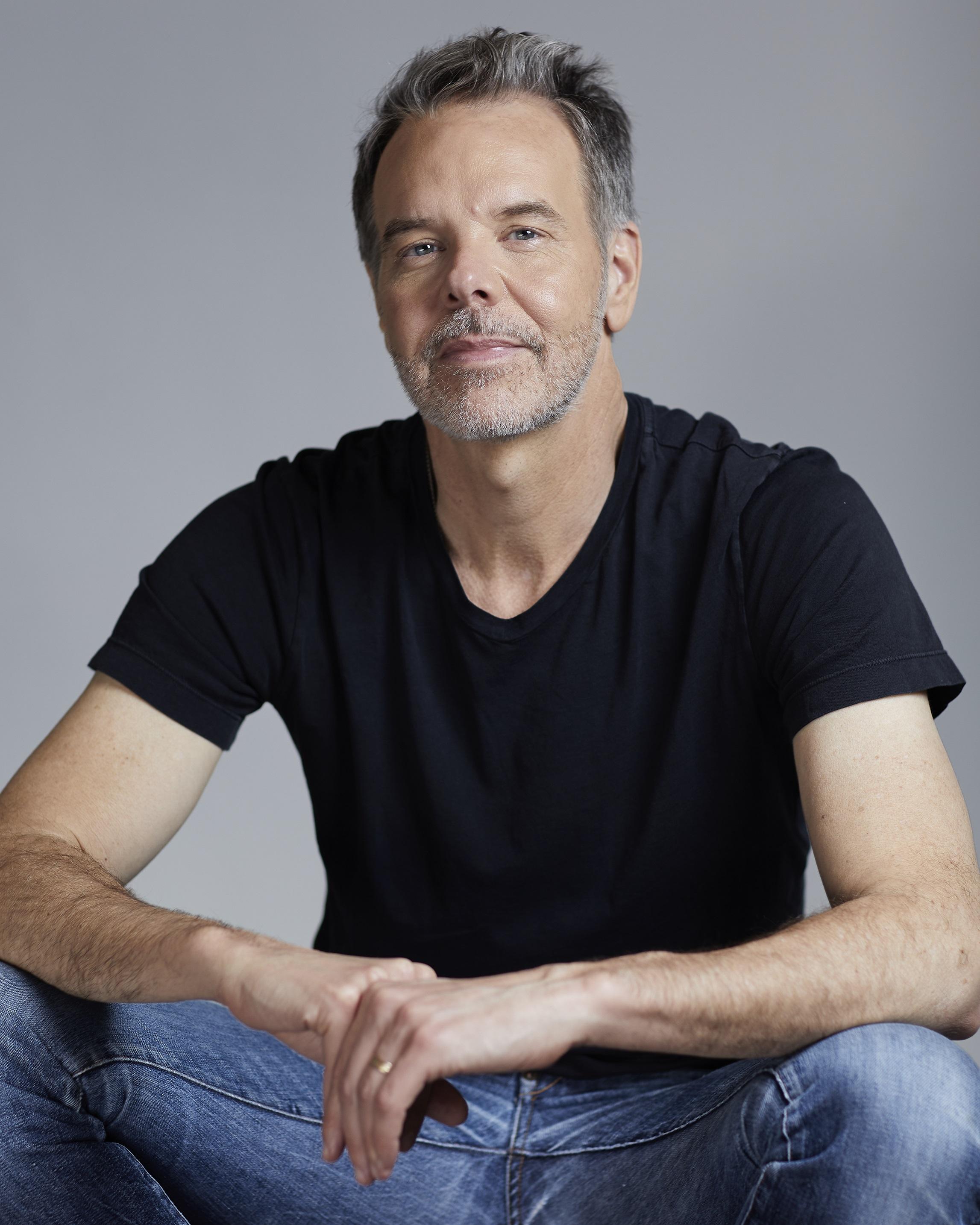 actor Greg Ainsworth large photo