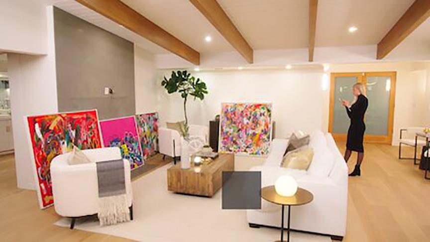 actor Heather Rae Young large photo