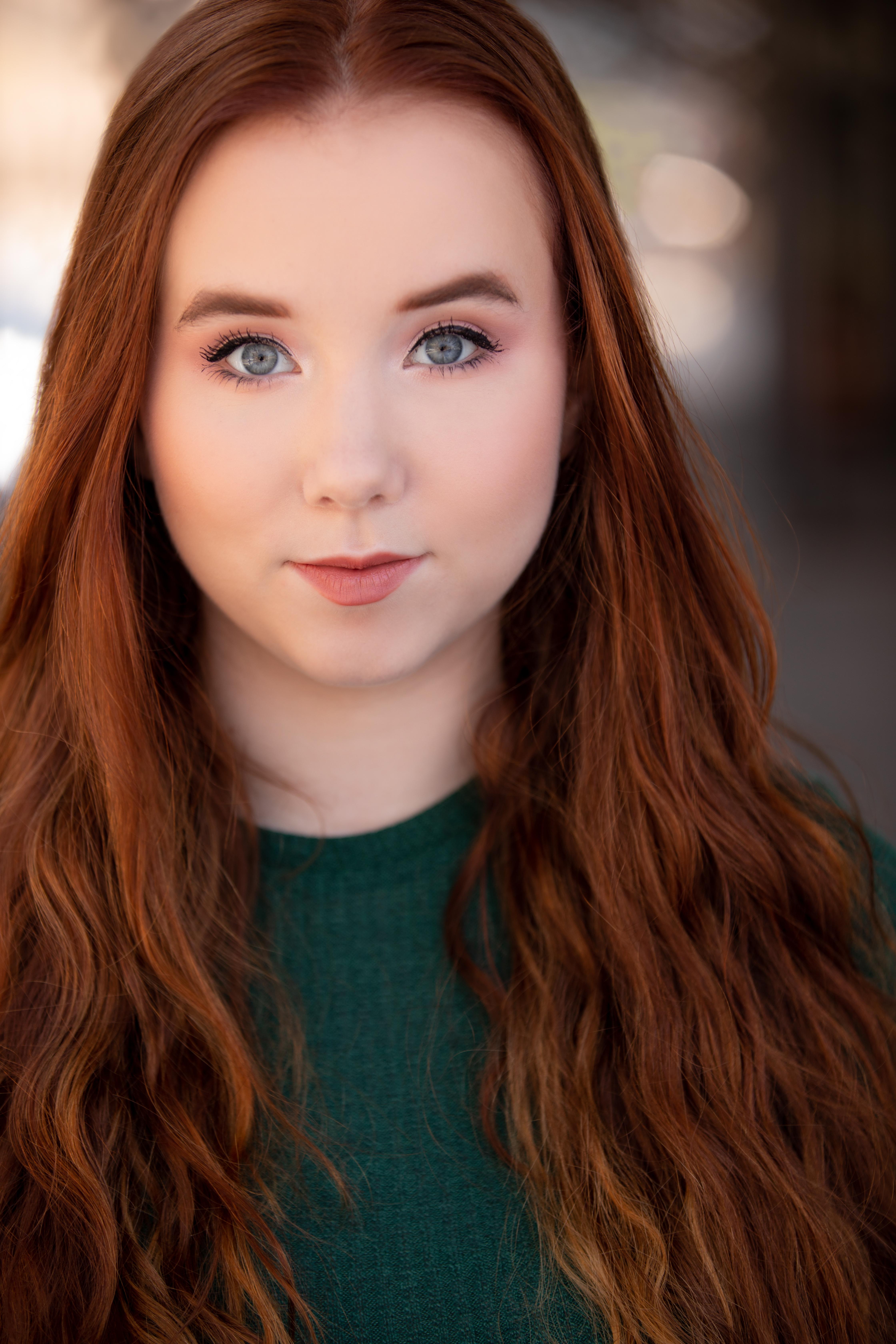 actor Hannah Wilson large photo