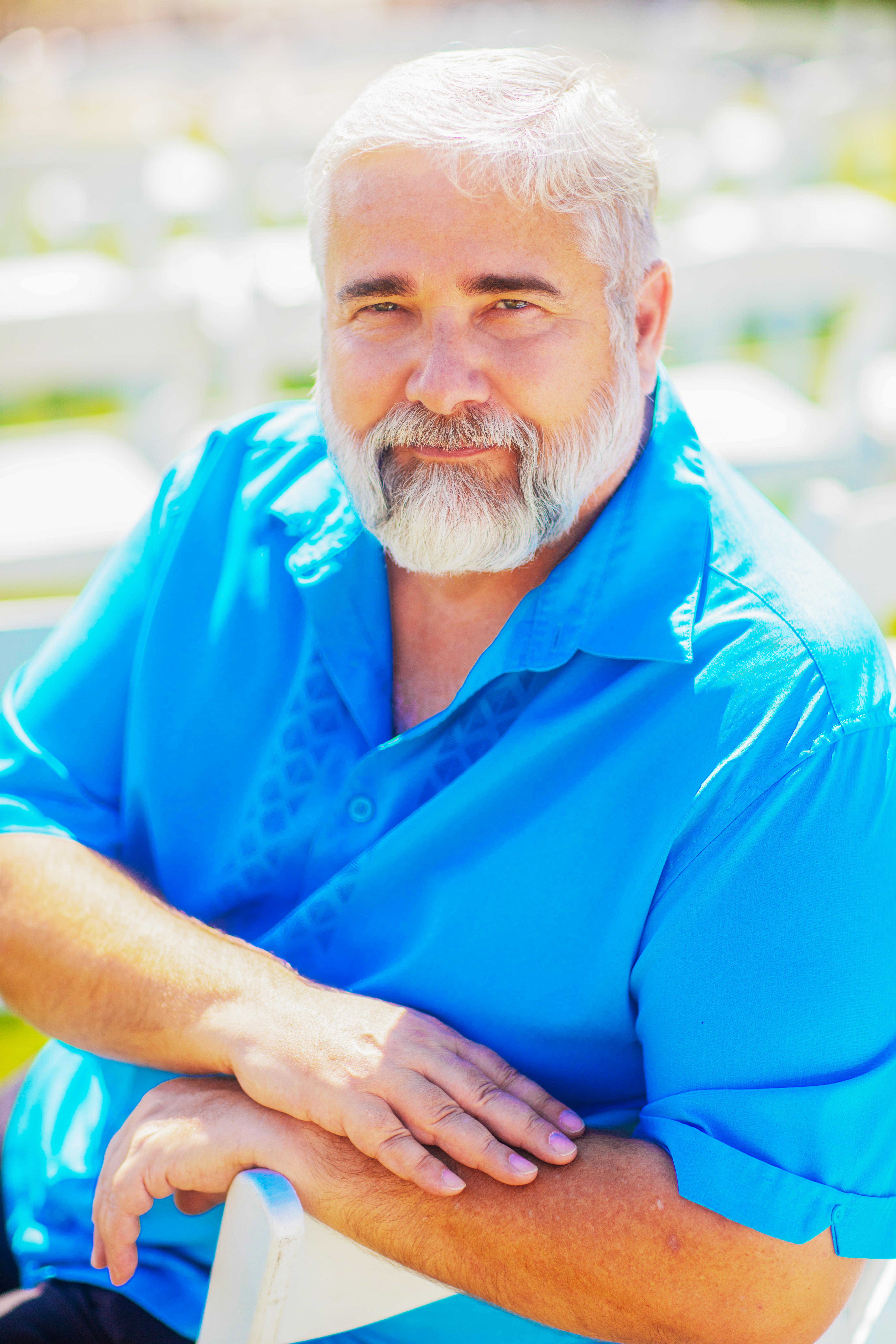 actor Greg Dodder large photo