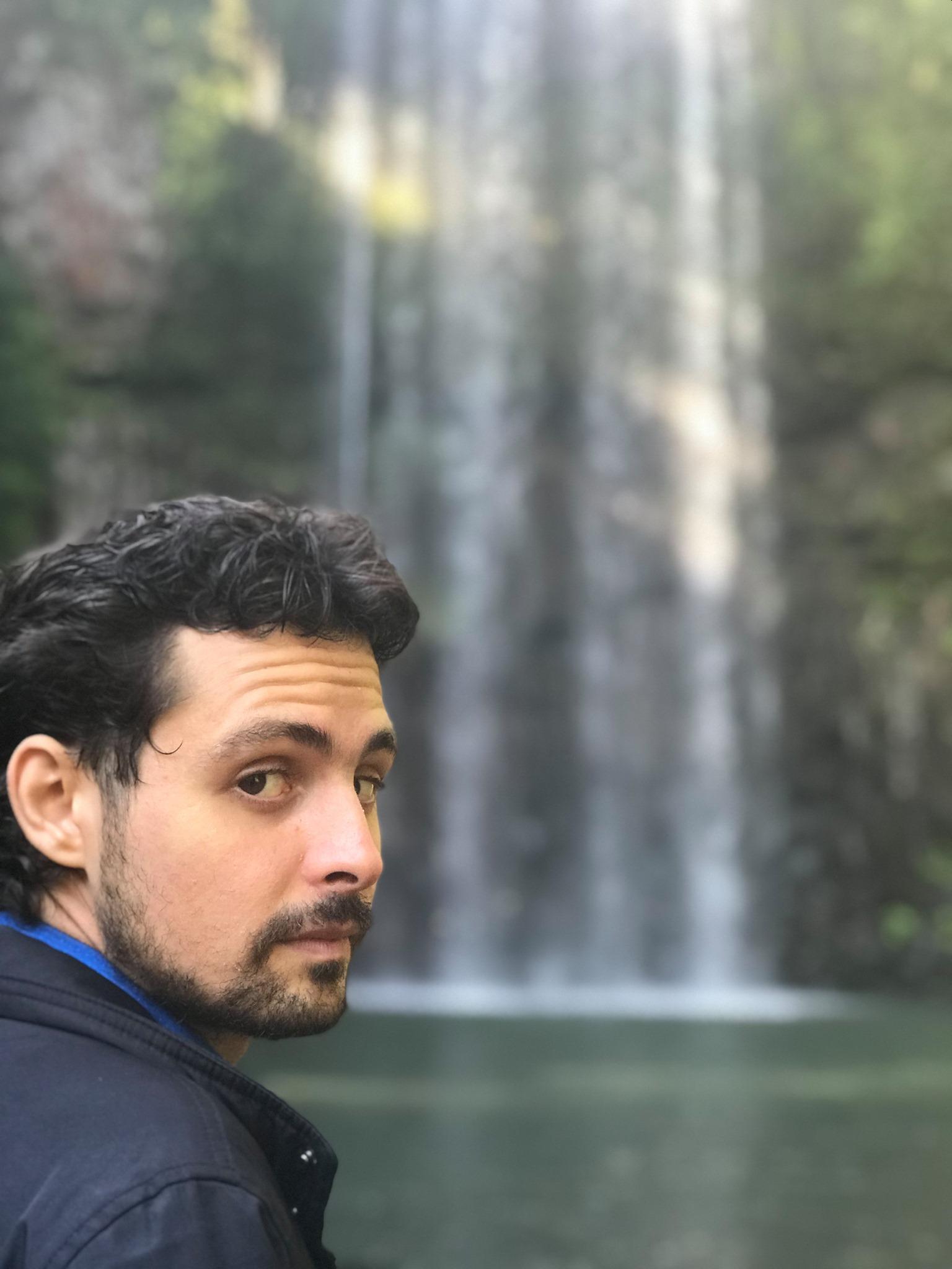 actor Andoni Zorbas large photo