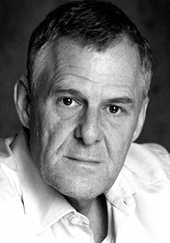 actor Ian Gelder large photo