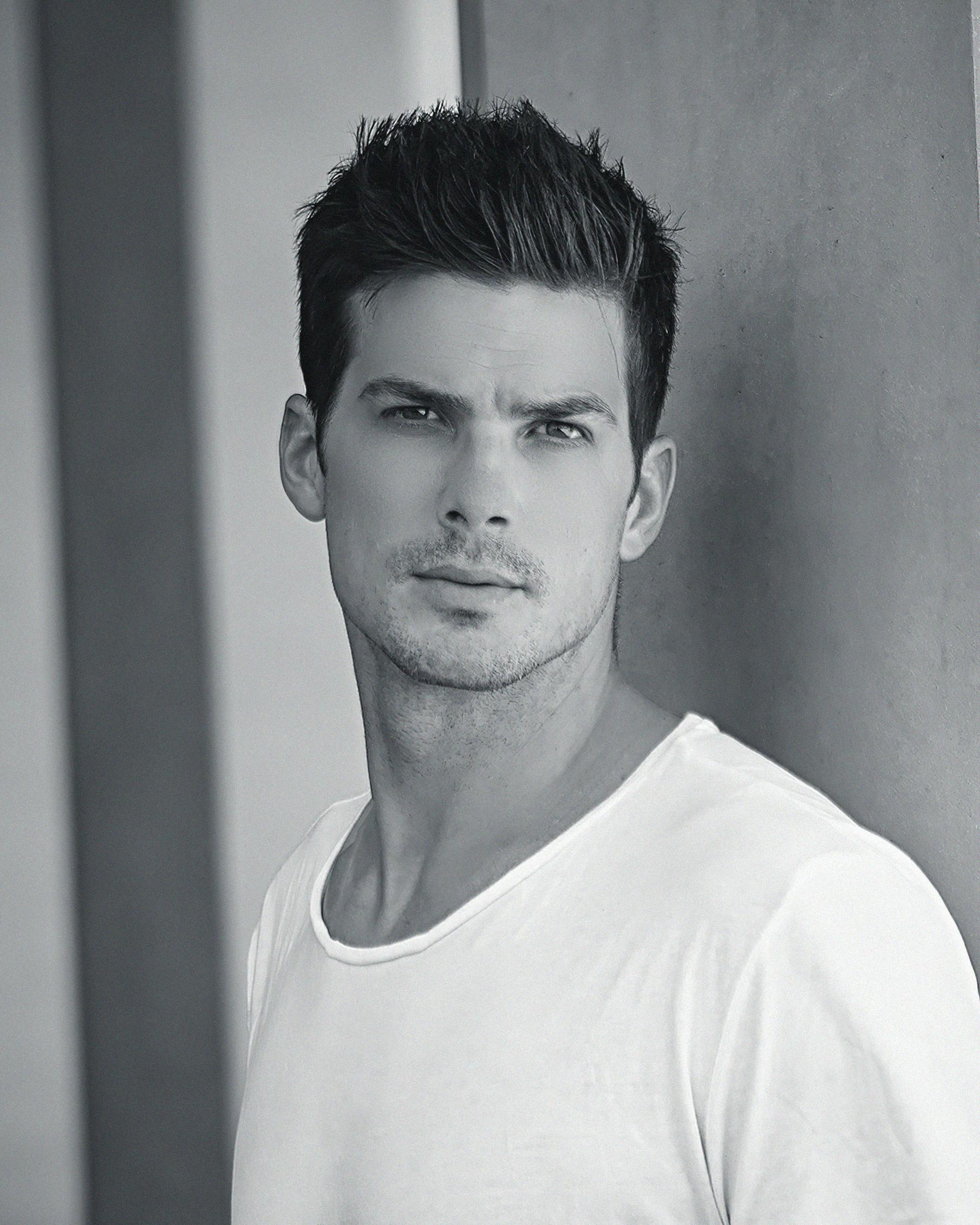 actor Rick Malambri large photo