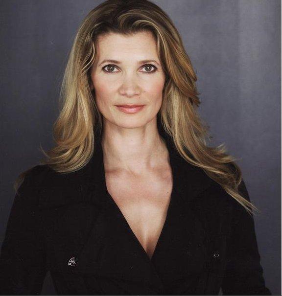 actor Zerha Leverman large photo