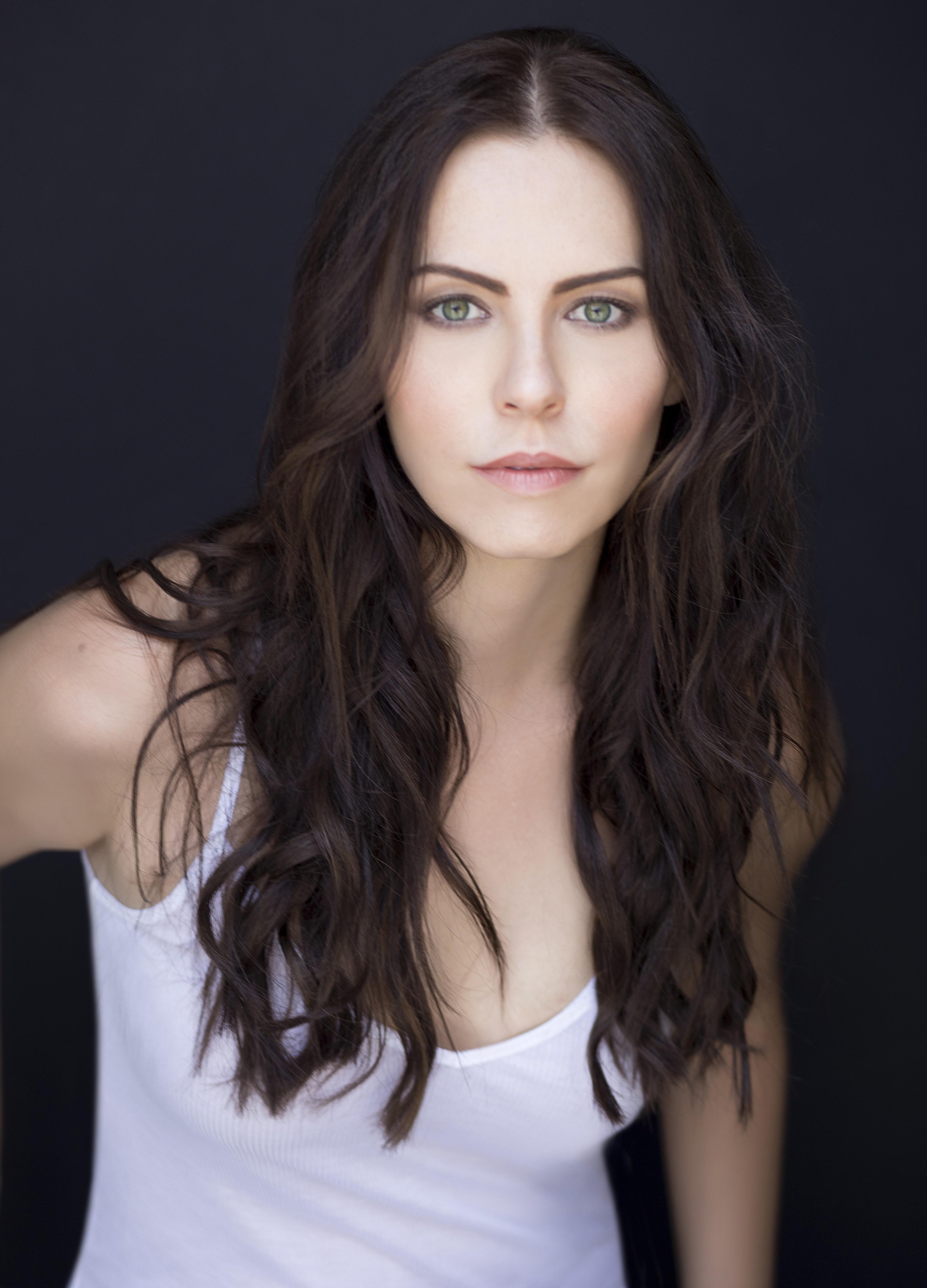 actor Ilona McCrea large photo