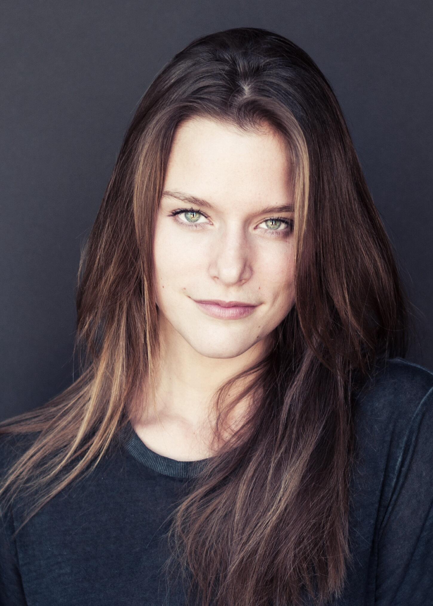 actor Kim Cloutier large photo