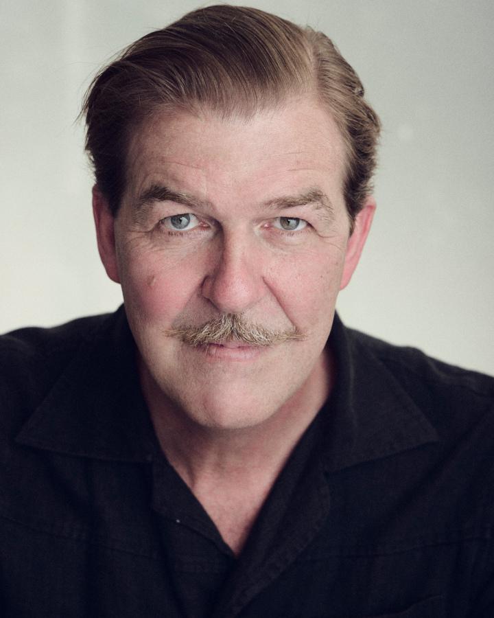 actor Mark Kitto large photo