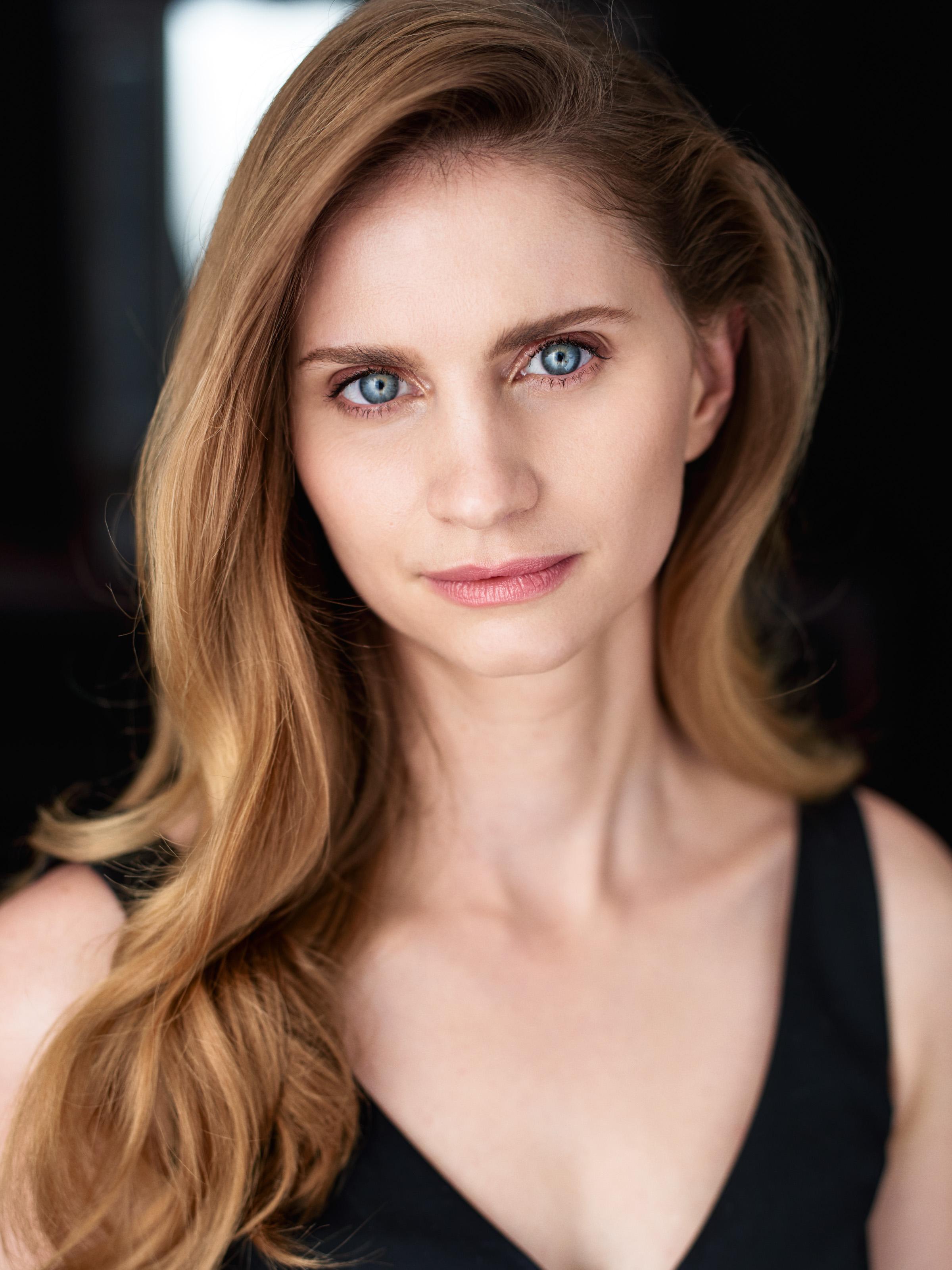 actor Michaela Pascoe large photo