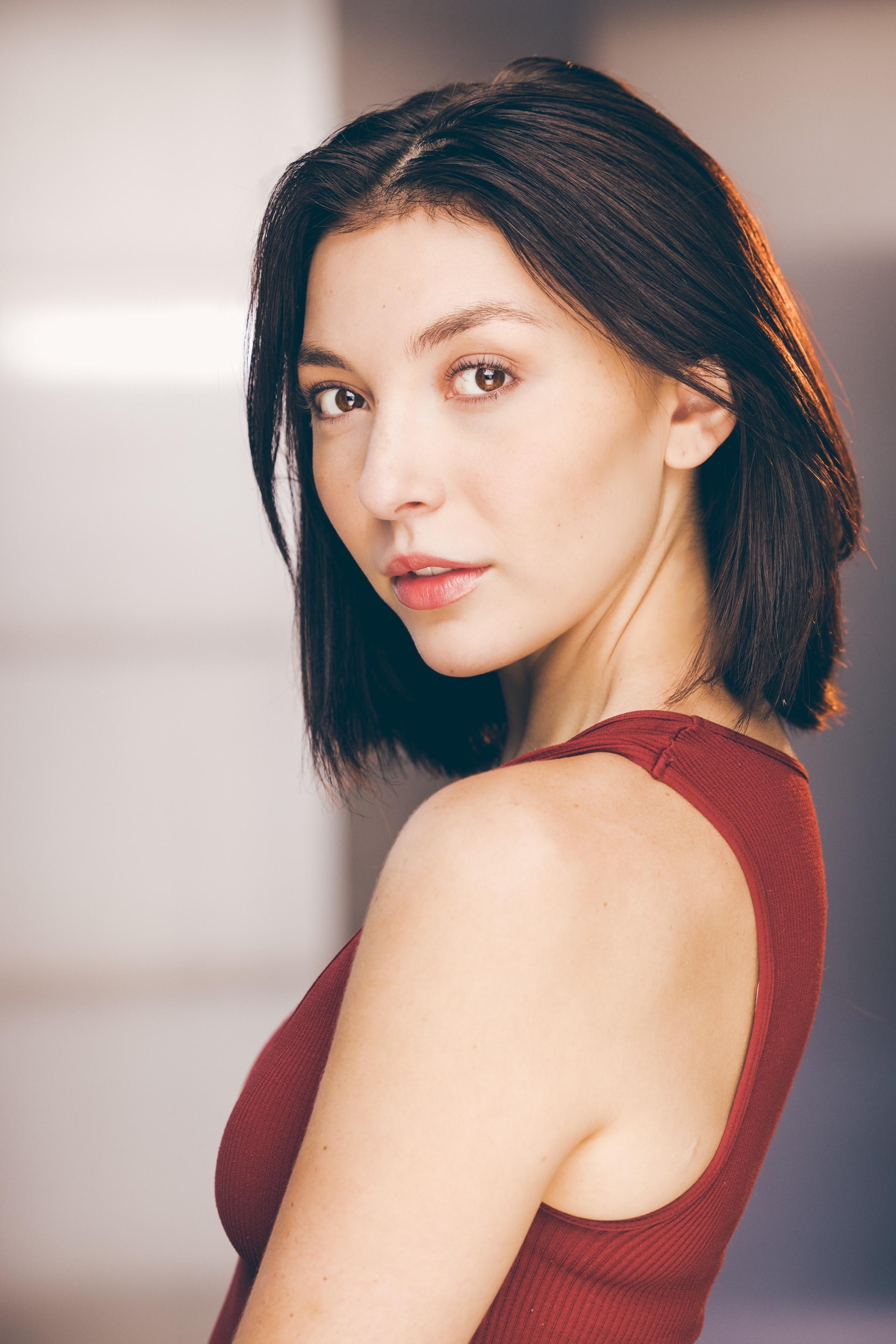 actor Erica Everett large photo