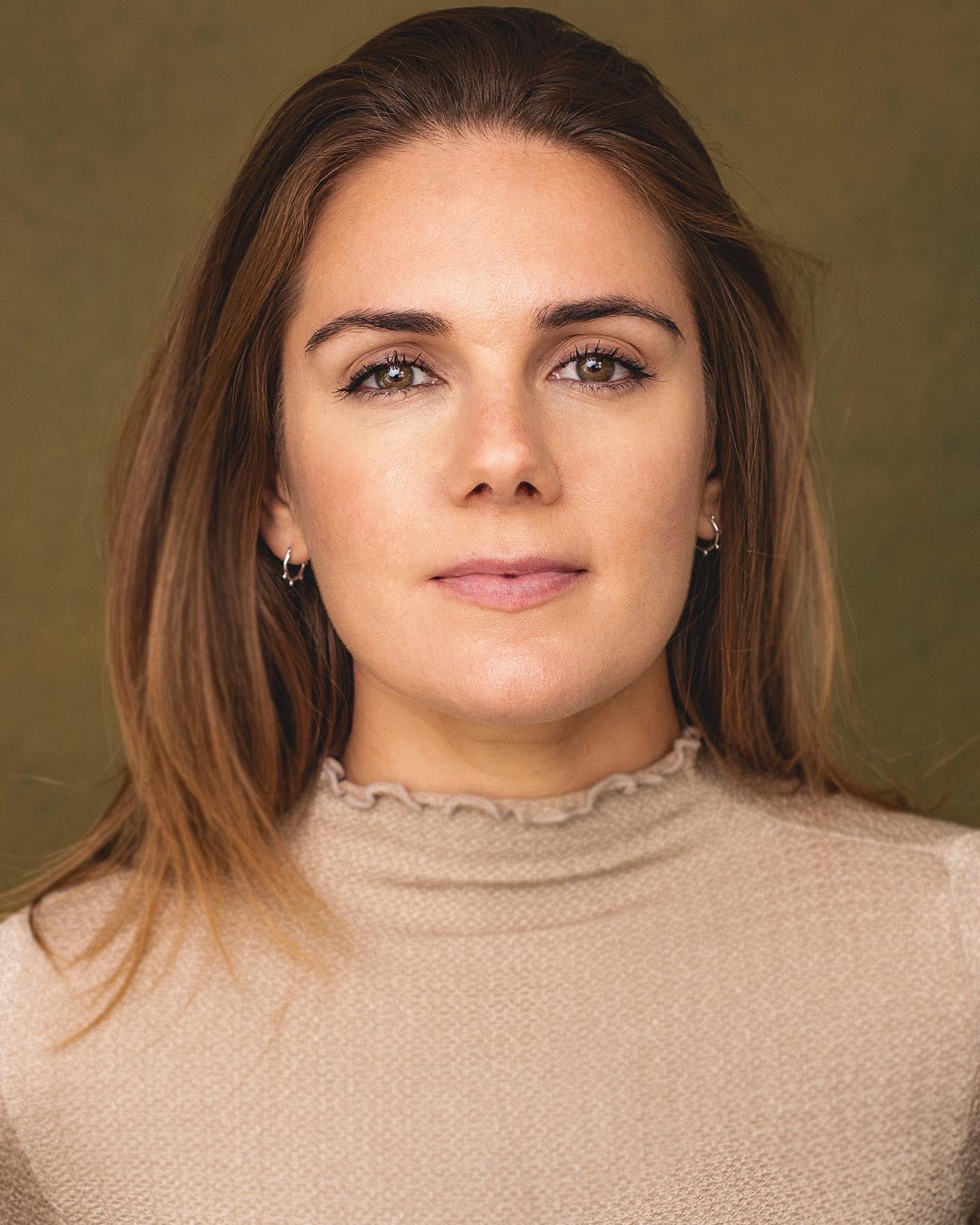 actor Sarah Roy large photo