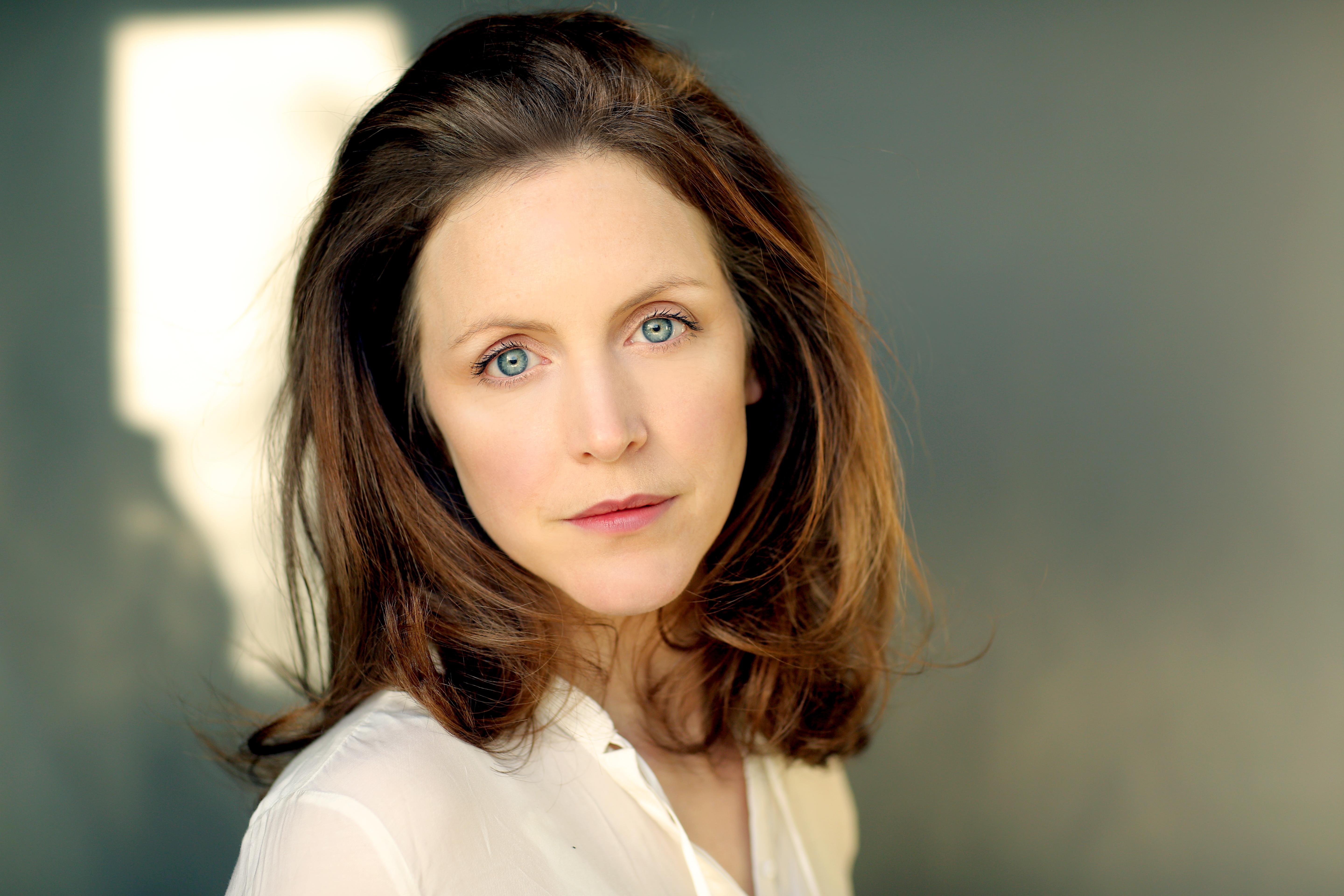 actor Marianne Oldham large photo