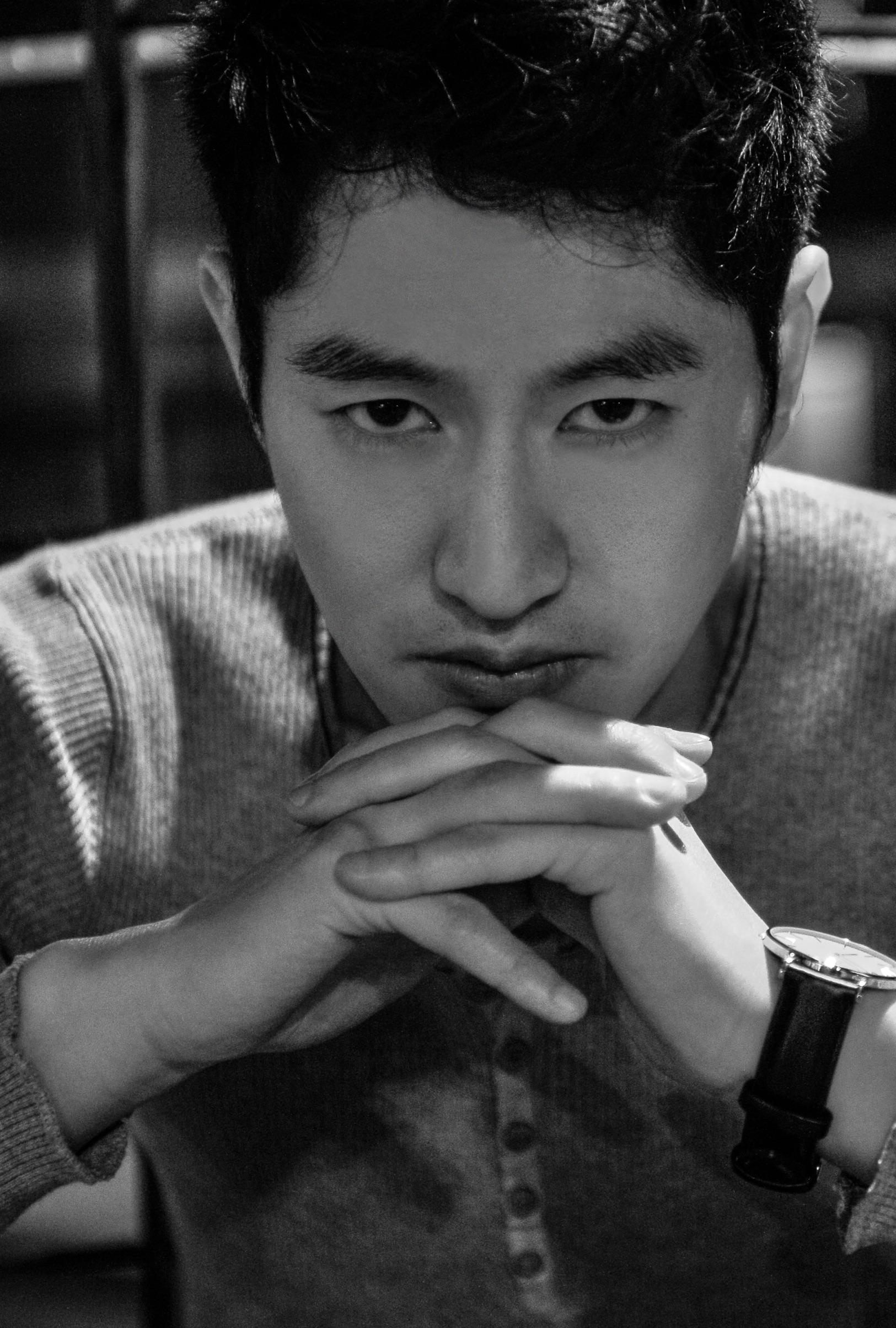 actor Simon Twu large photo