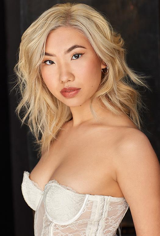 actor Esmée Ko large photo