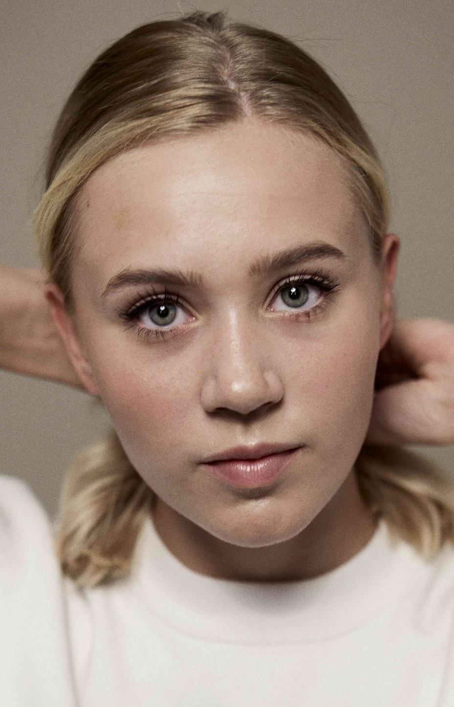 actor Josefine Frida Pettersen large photo