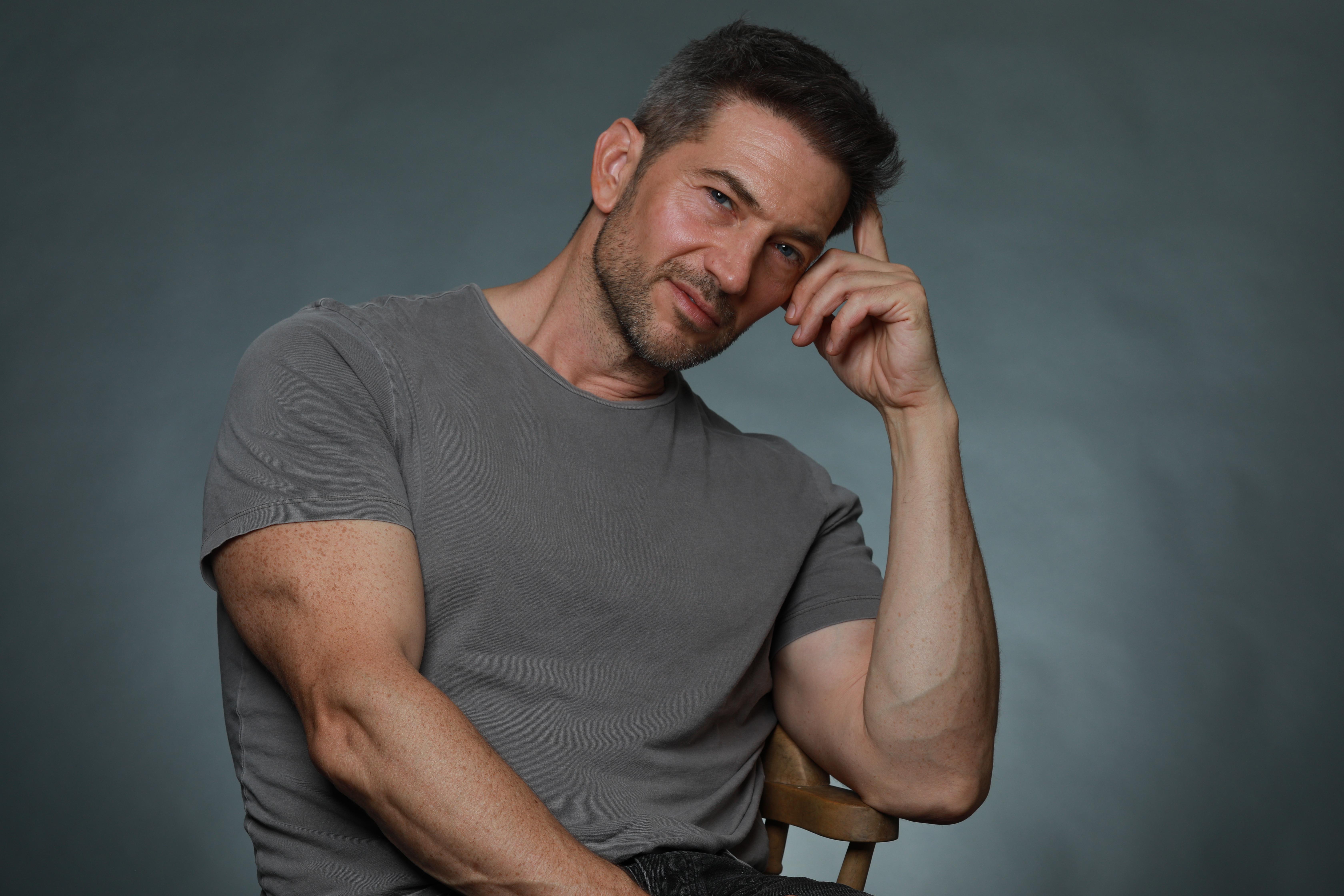 actor Luke Roberts large photo actor Luke Roberts large photo