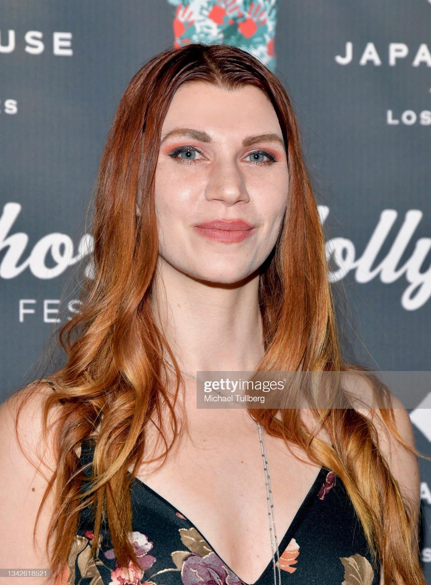 actor Stephanie Savic large photo