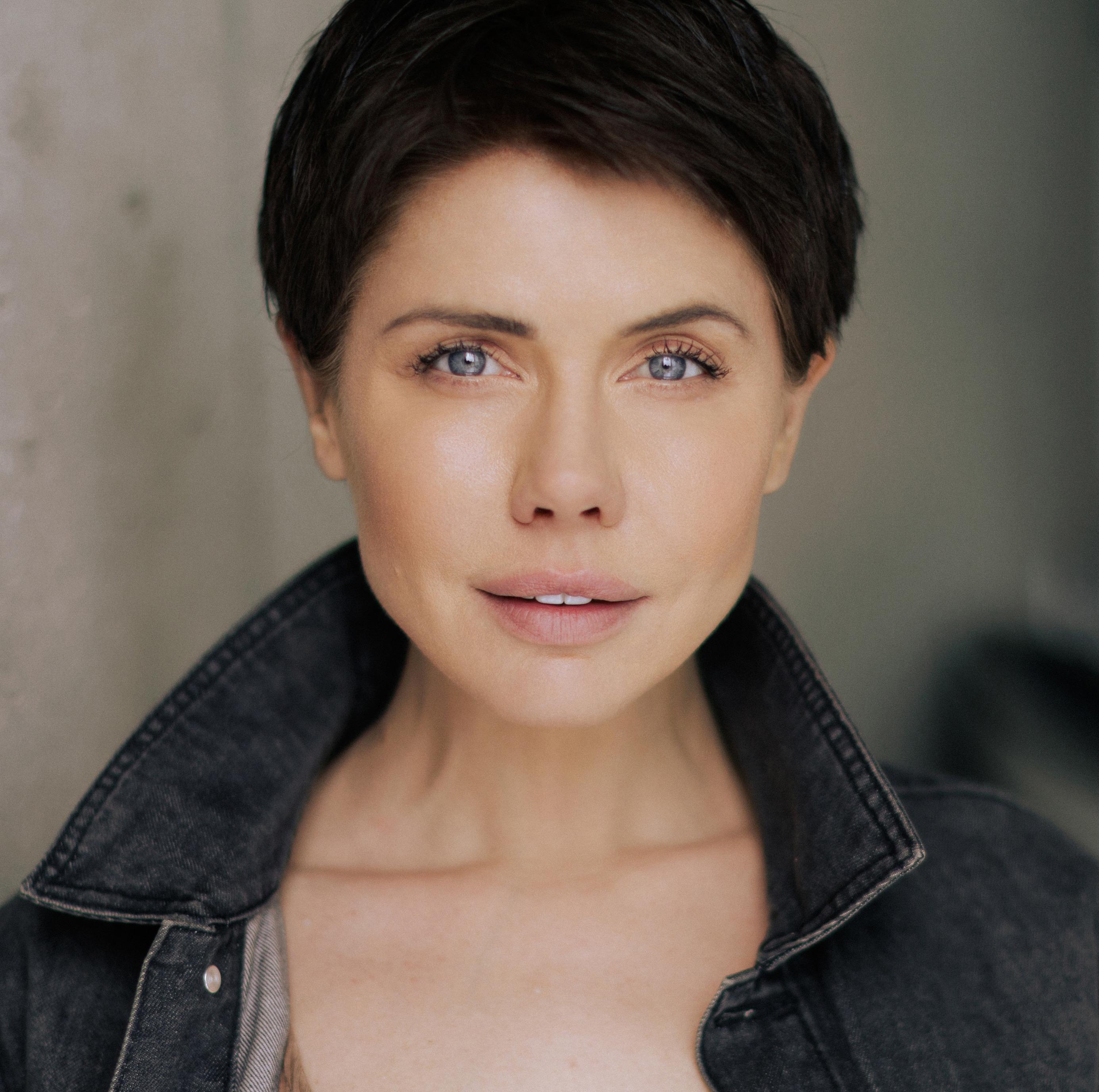 actor Karolina Cubitt large photo