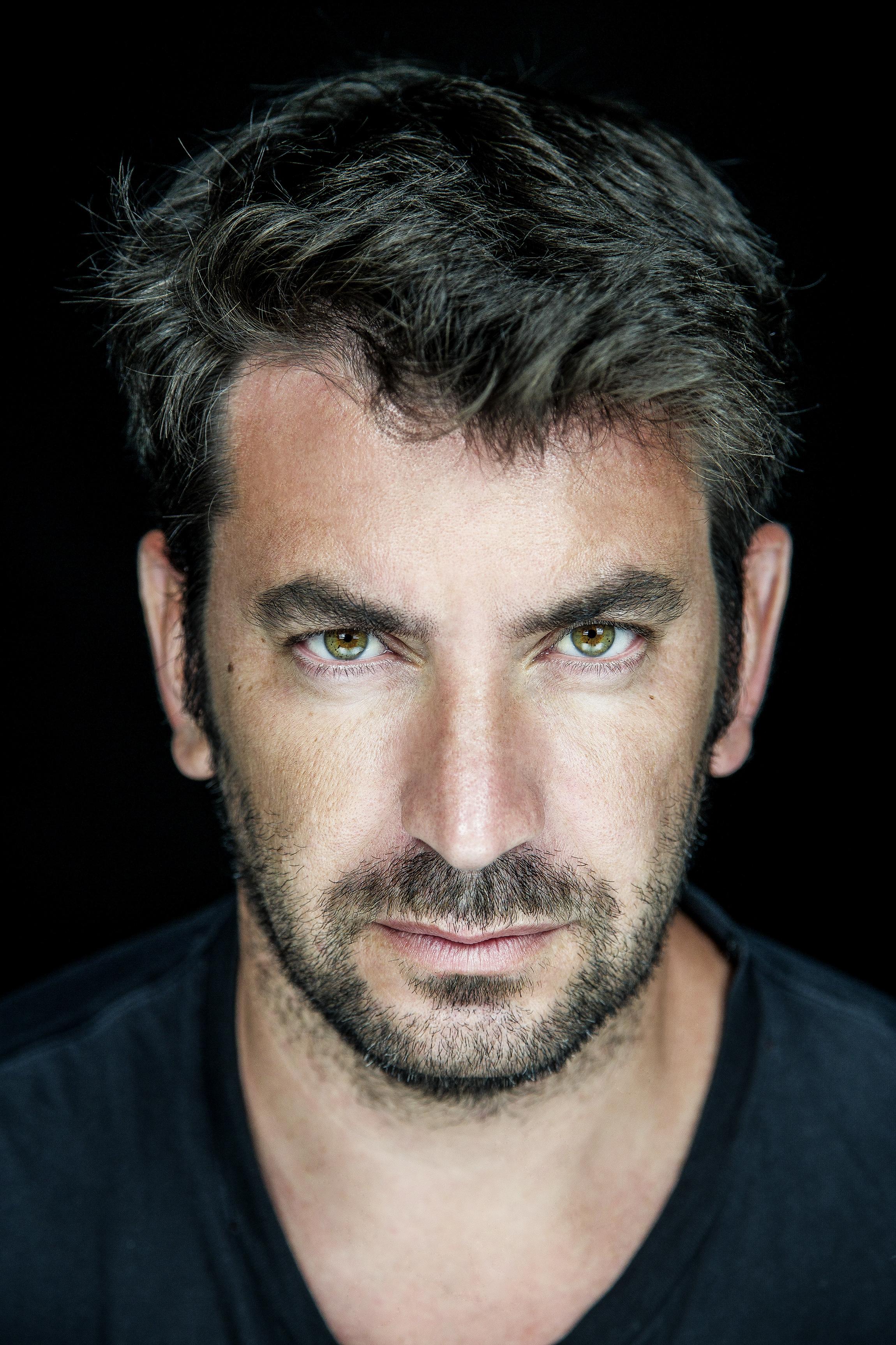 actor Arturo Valls large photo