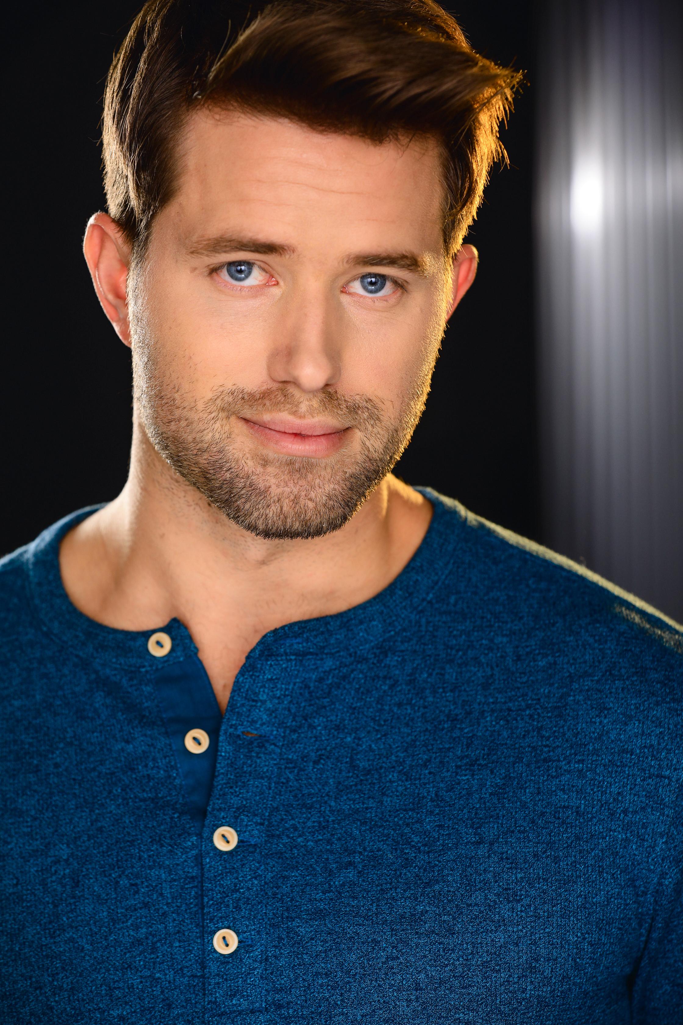 actor Nathan Kehn large photo