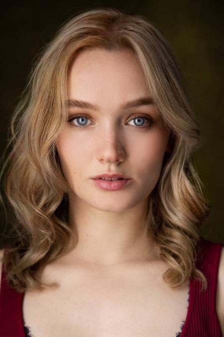 actor Emma Jenkins-Purro large photo