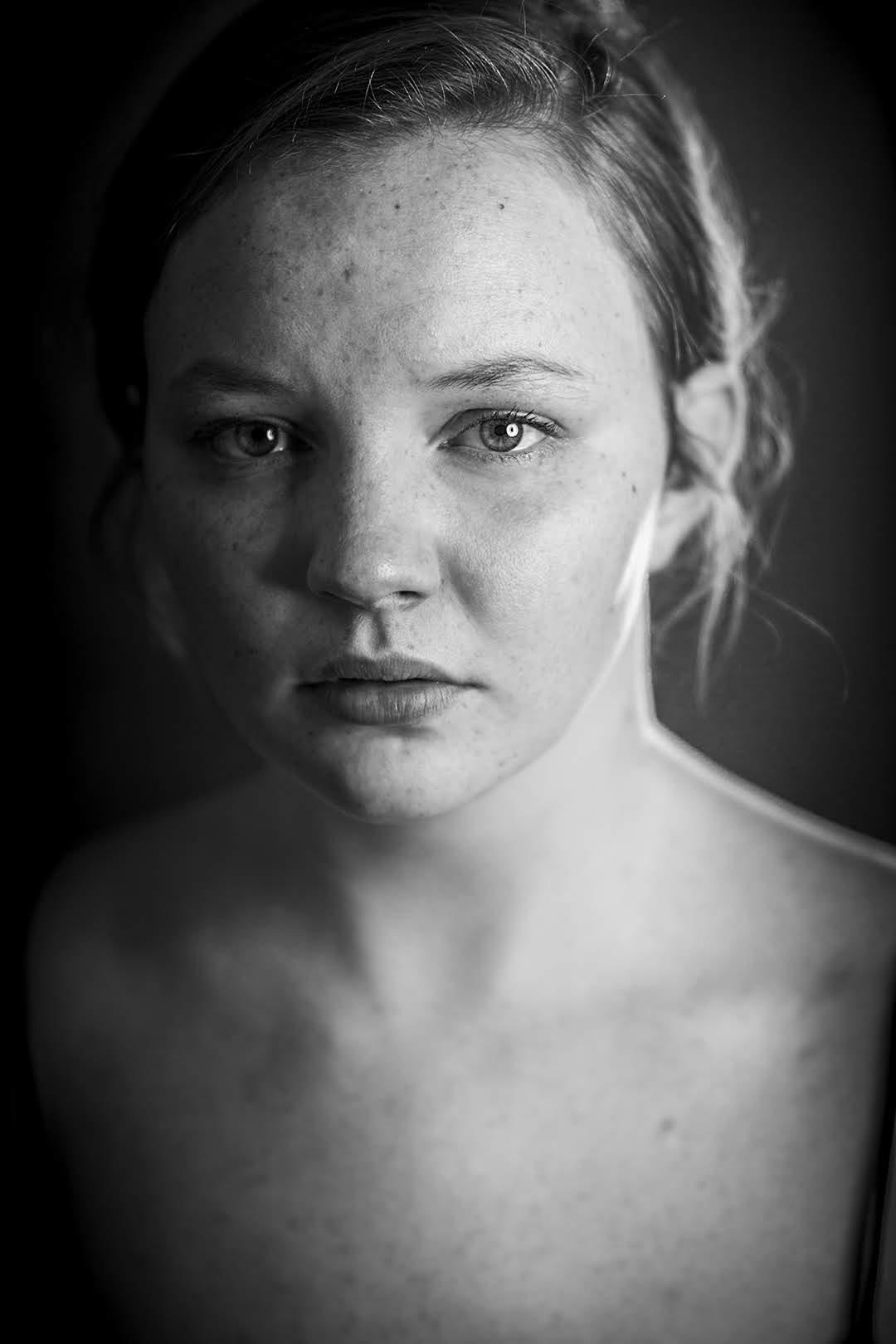 actor Liz Meinders large photo