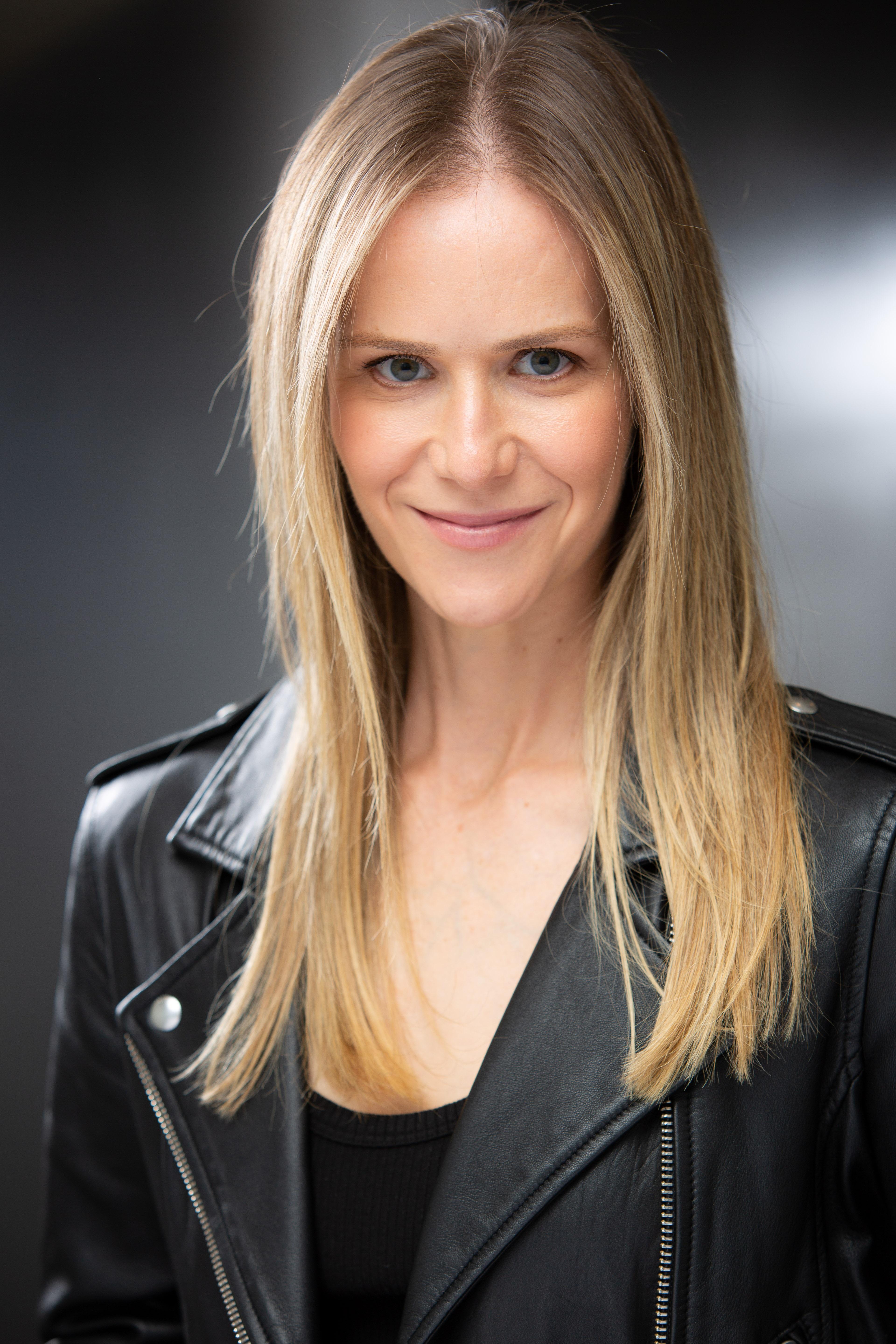 actor Leah Fredkin large photo