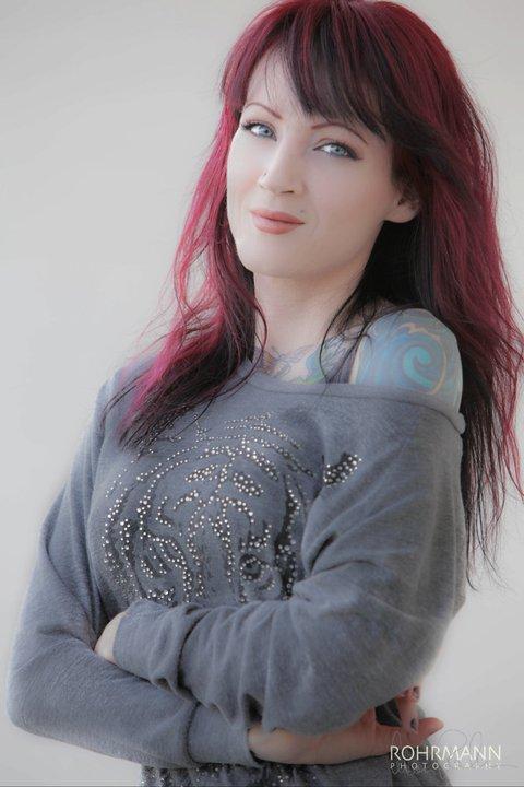 actor Julie Anne Prescott large photo