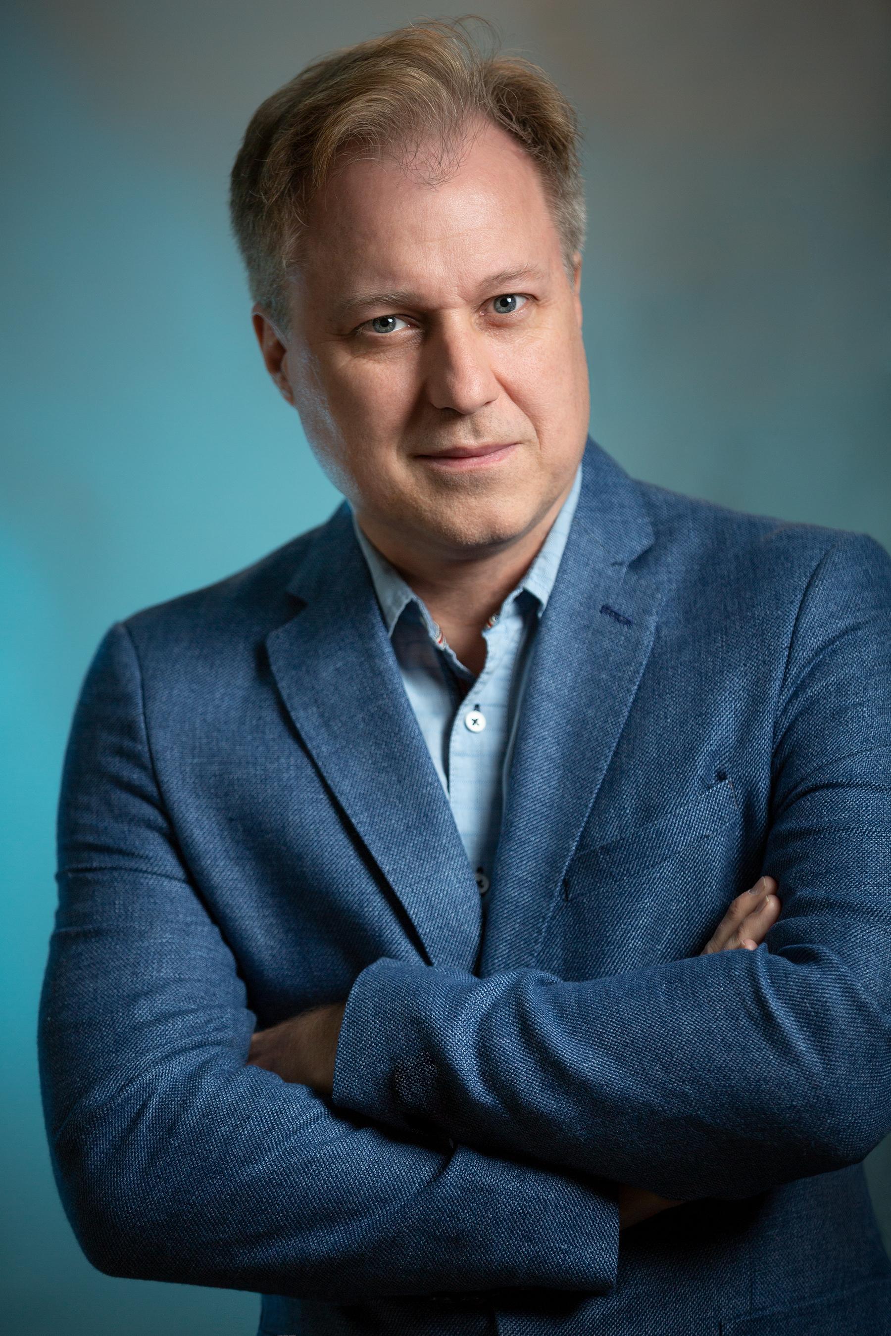 actor Henry Phillips large photo