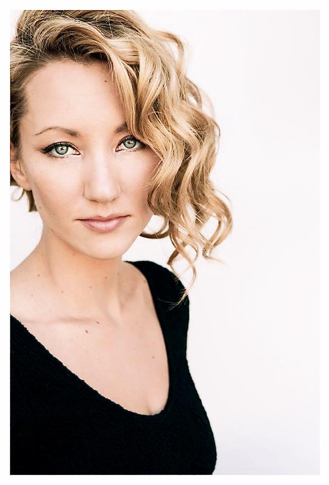 actor Sarah Arnold large photo