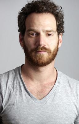 actor Víctor Vidal large photo