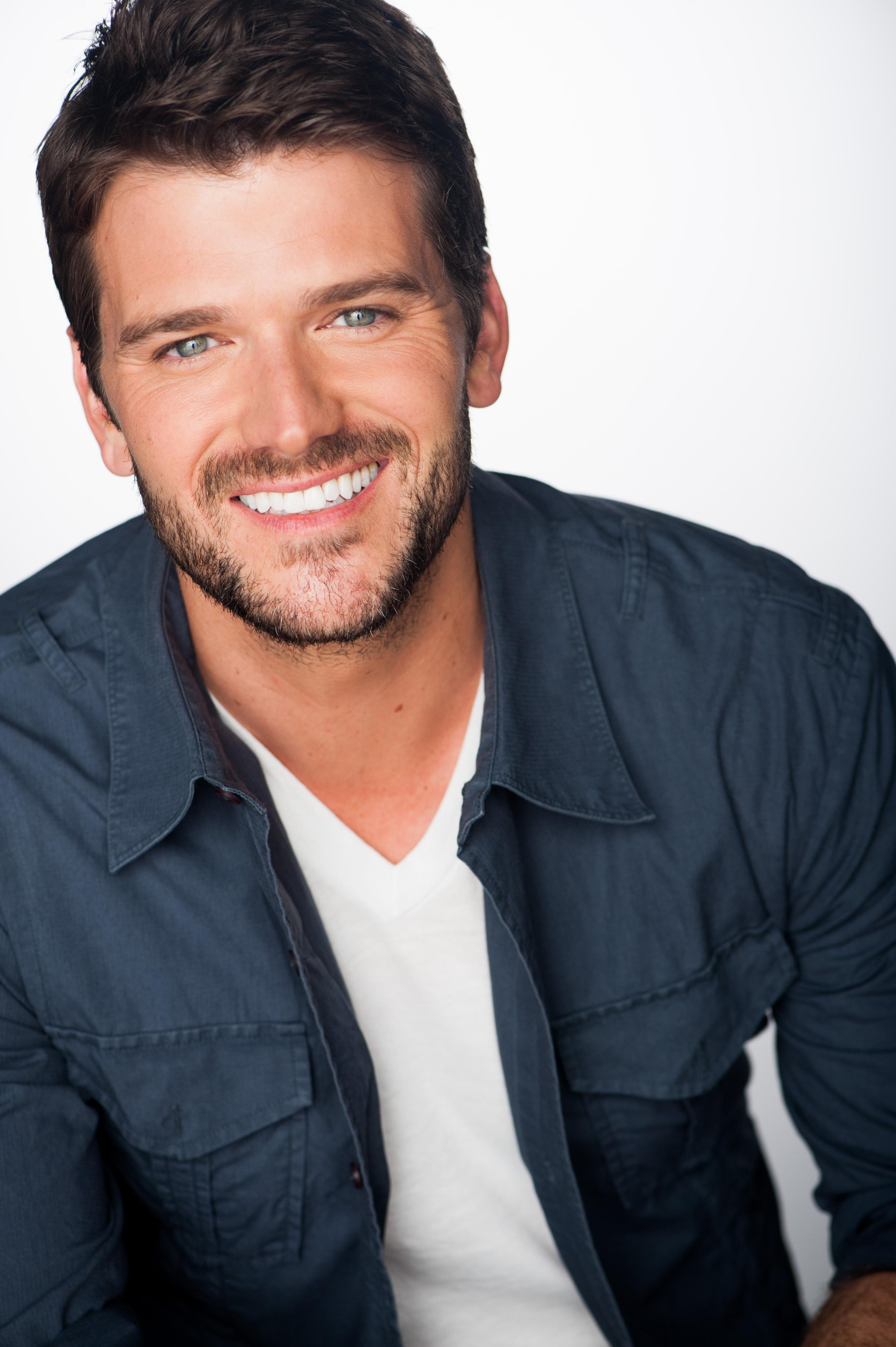 actor Kevin Dorman large photo