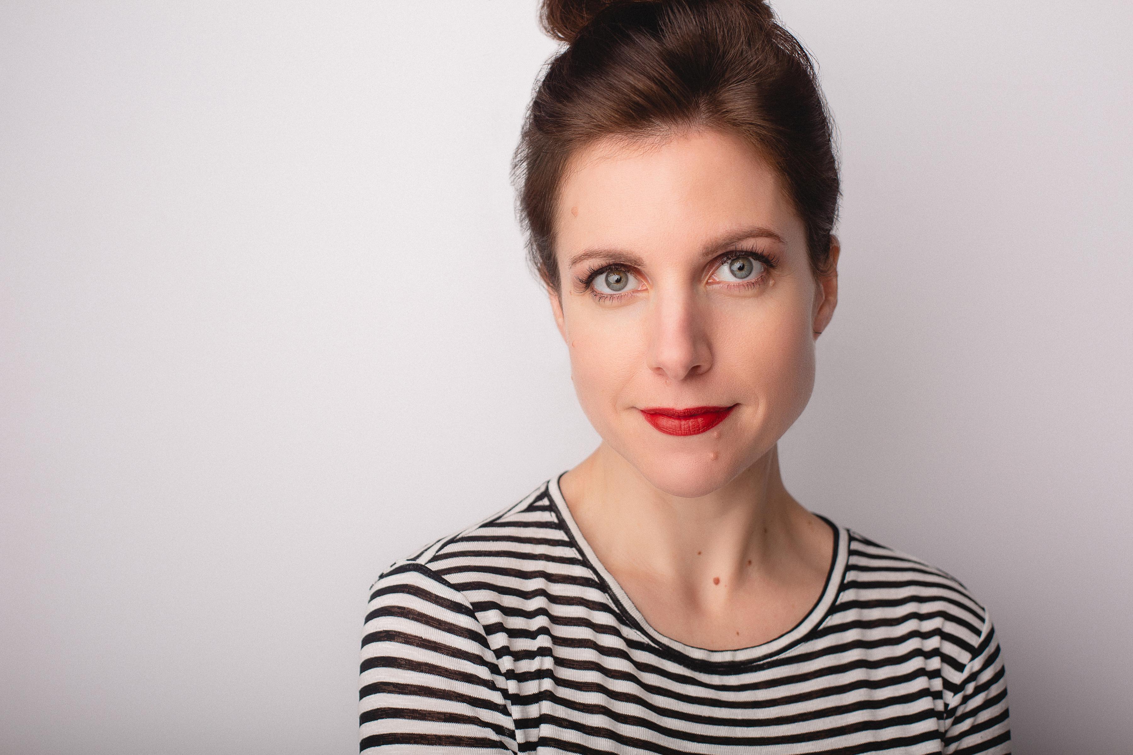 actor Jessica Drolet large photo