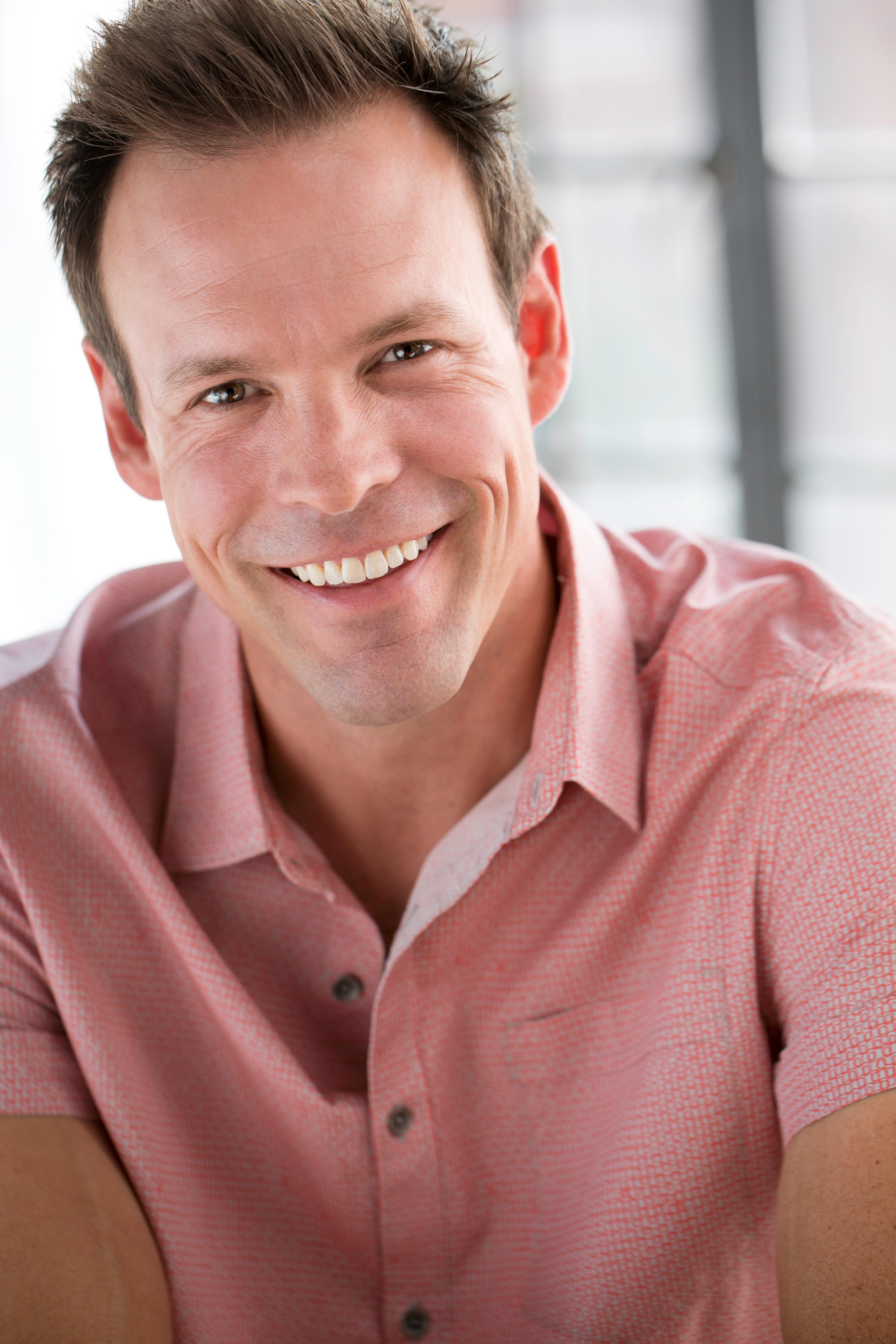 actor Darren Kennedy large photo