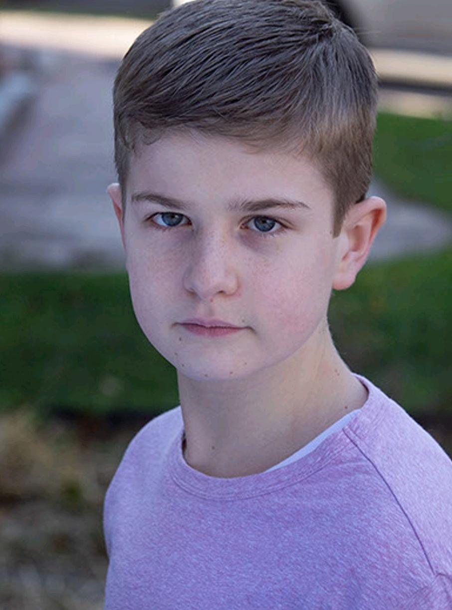 actor Findlay James Davies large photo