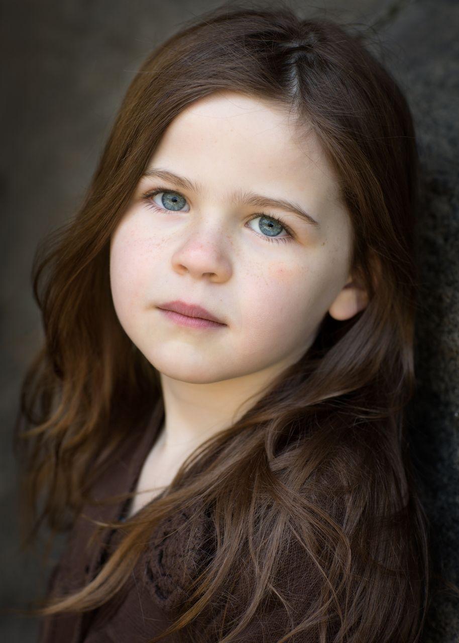 actor Elizabeth Alton large photo