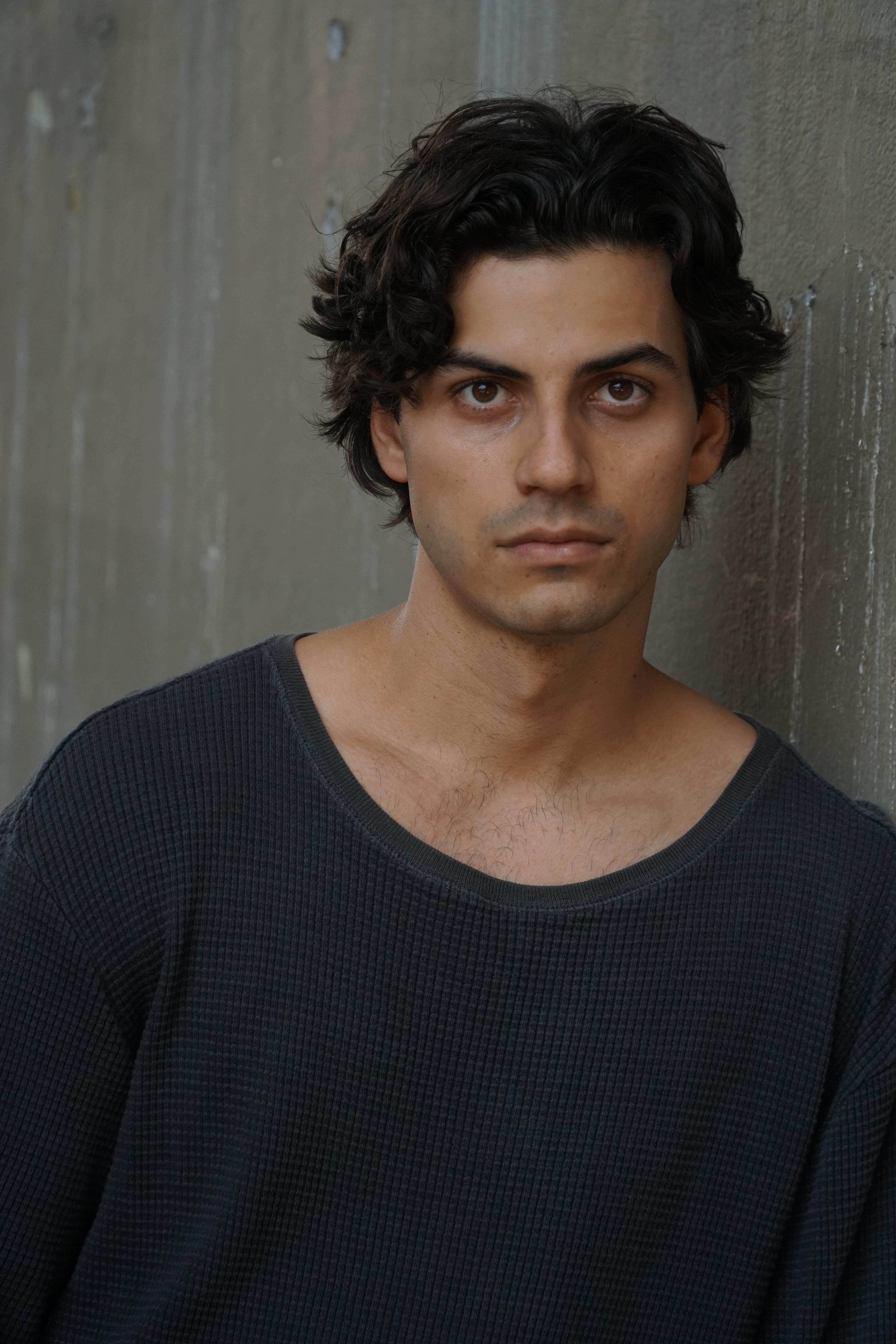 actor Josh Pyman large photo