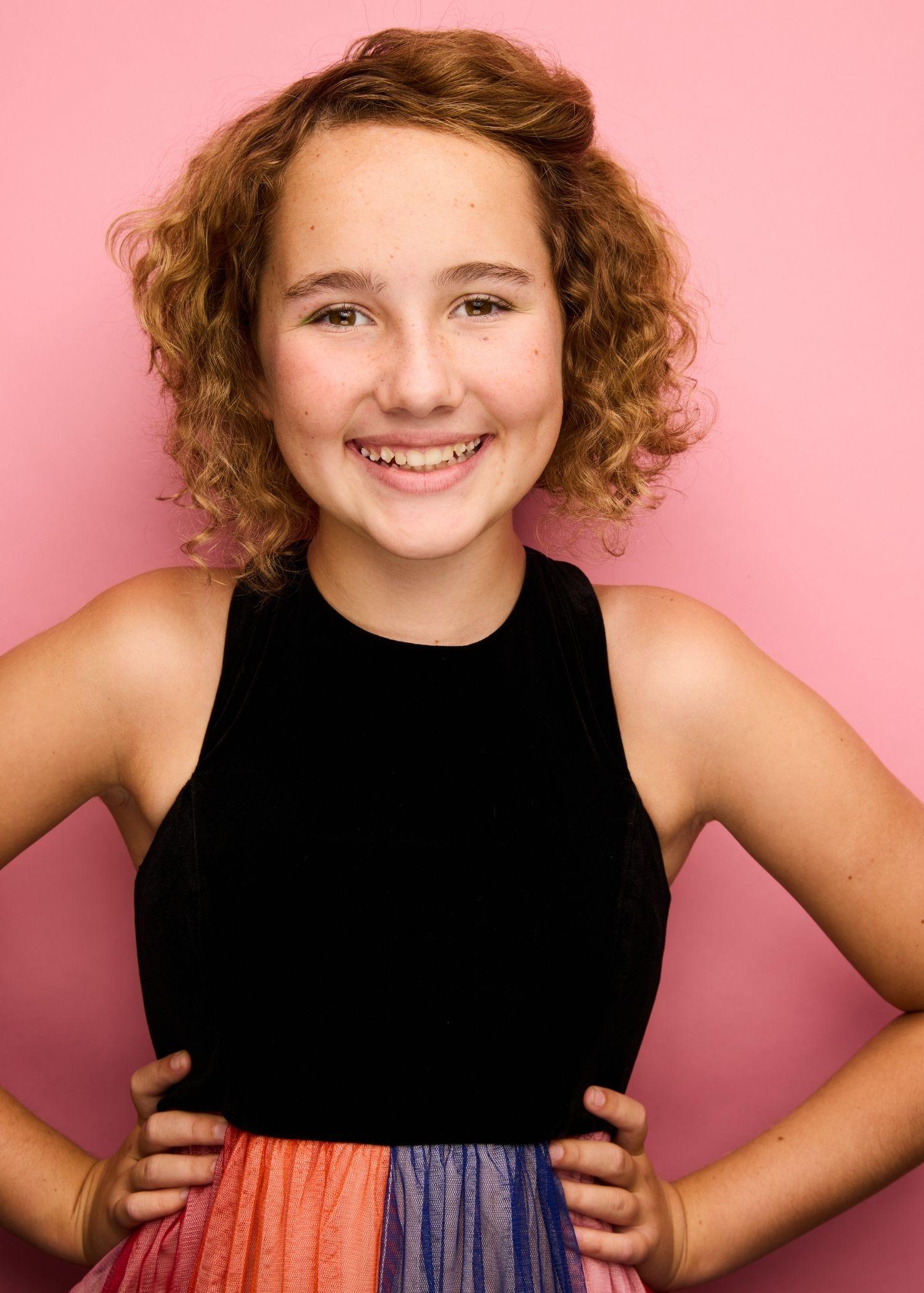 actor Nev Scharrel large photo