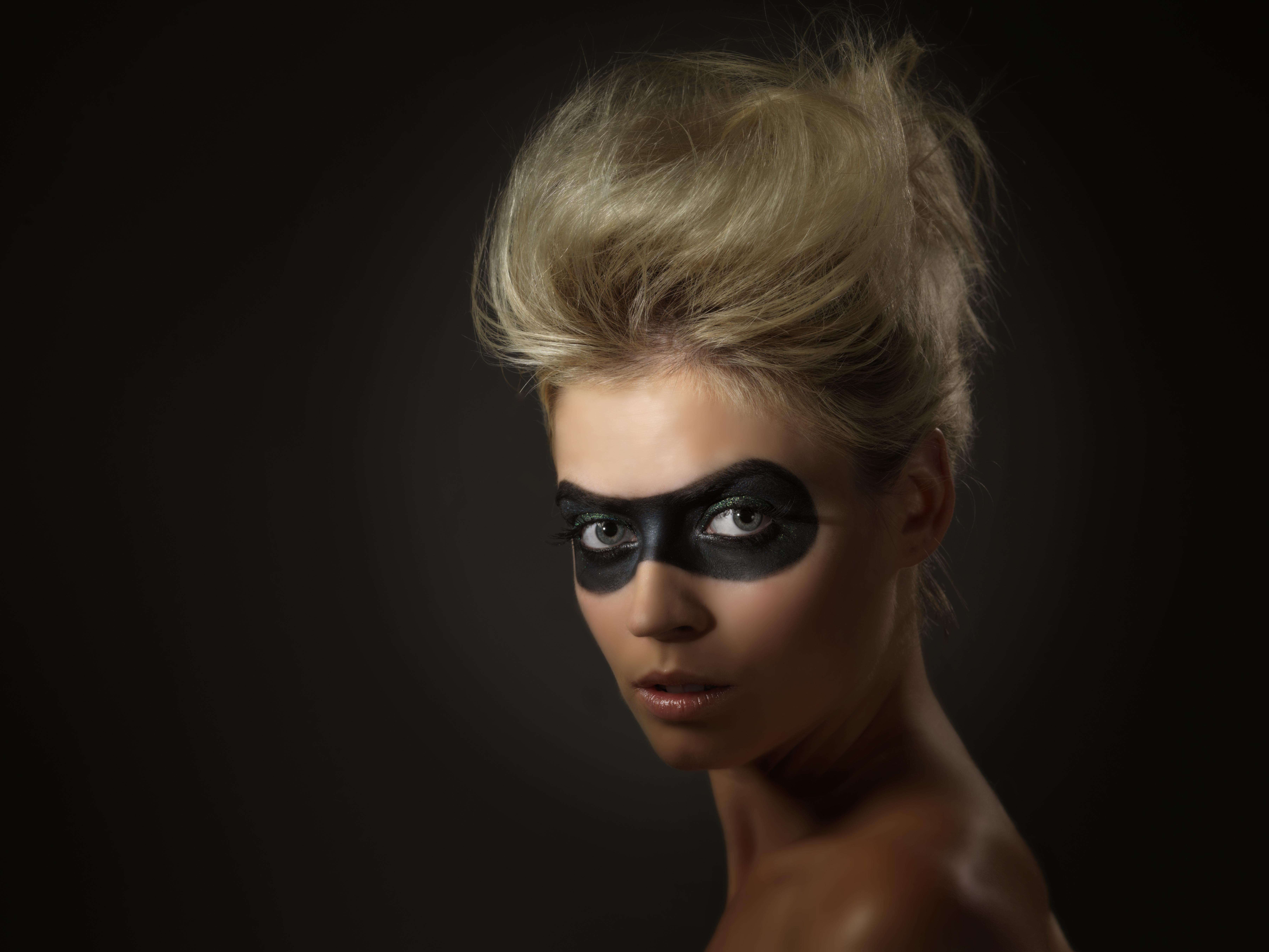 actor Kate Braithwaite large photo