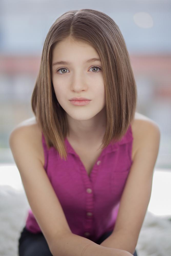 actor Josie Bulbrook large photo