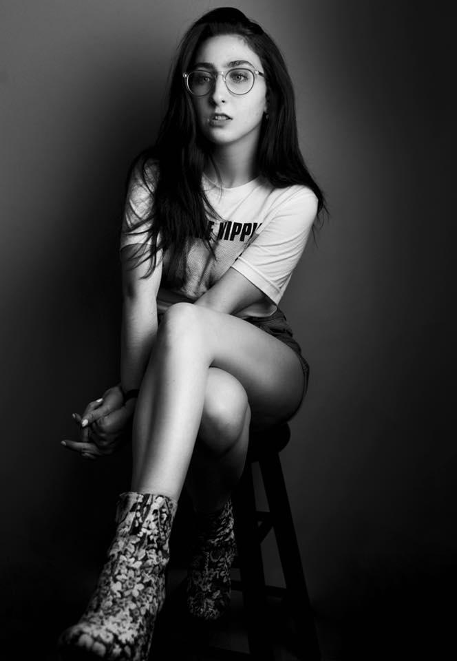 actor Alexis Molnar large photo