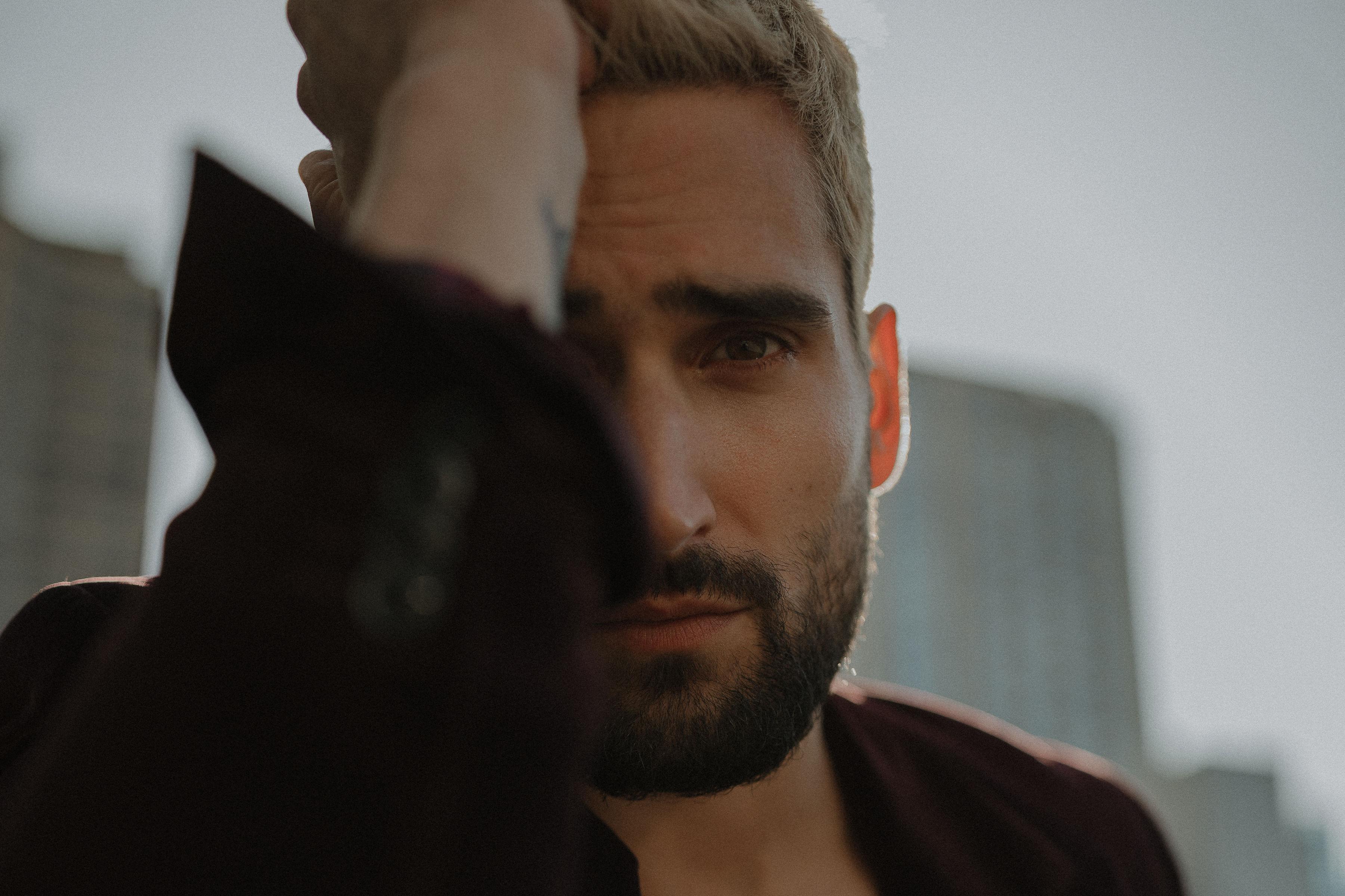 actor Scott Cavalheiro large photo