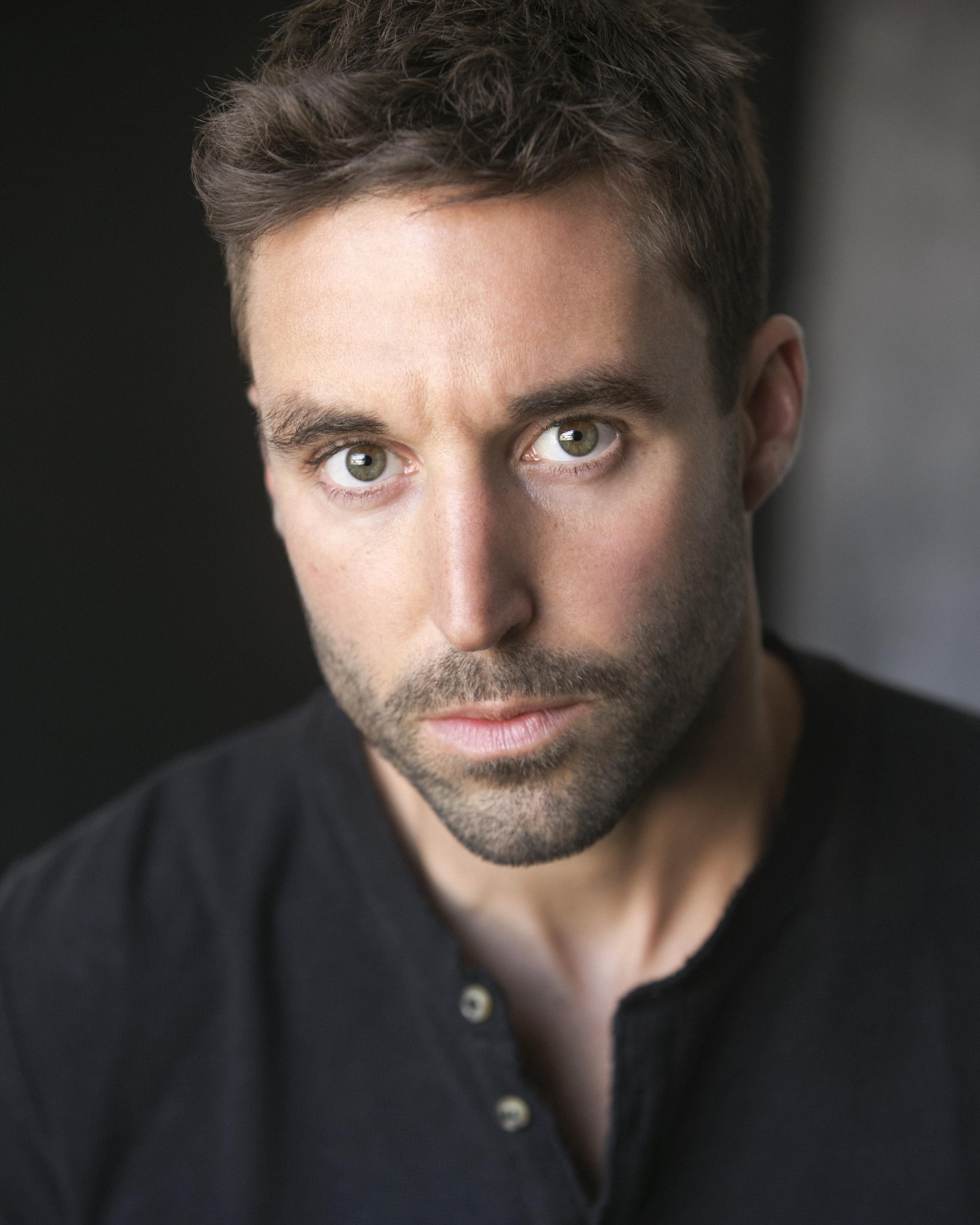 actor Oliver Silver large photo