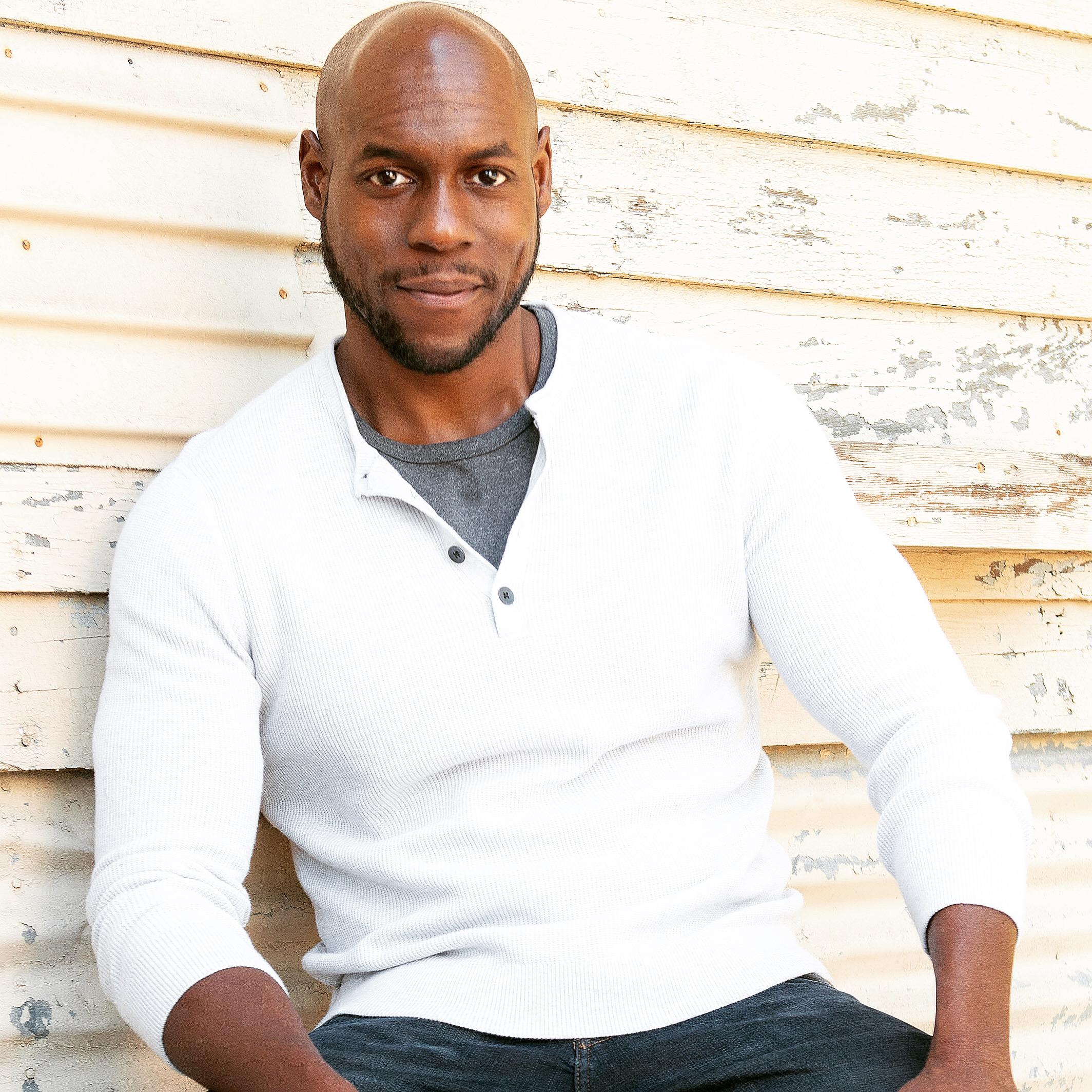 actor Maurice Whitfield large photo