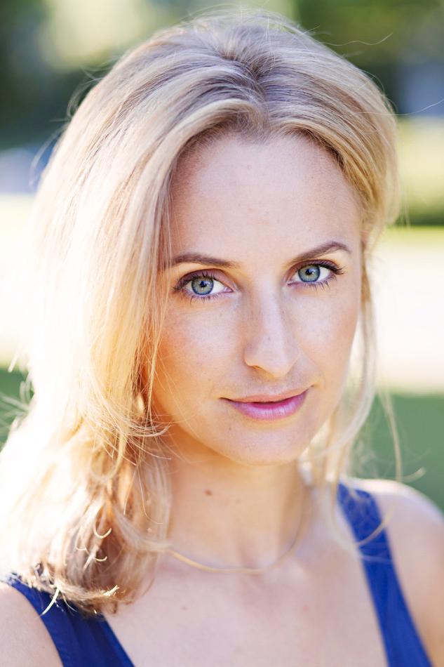 actor Fleur Saville large photo