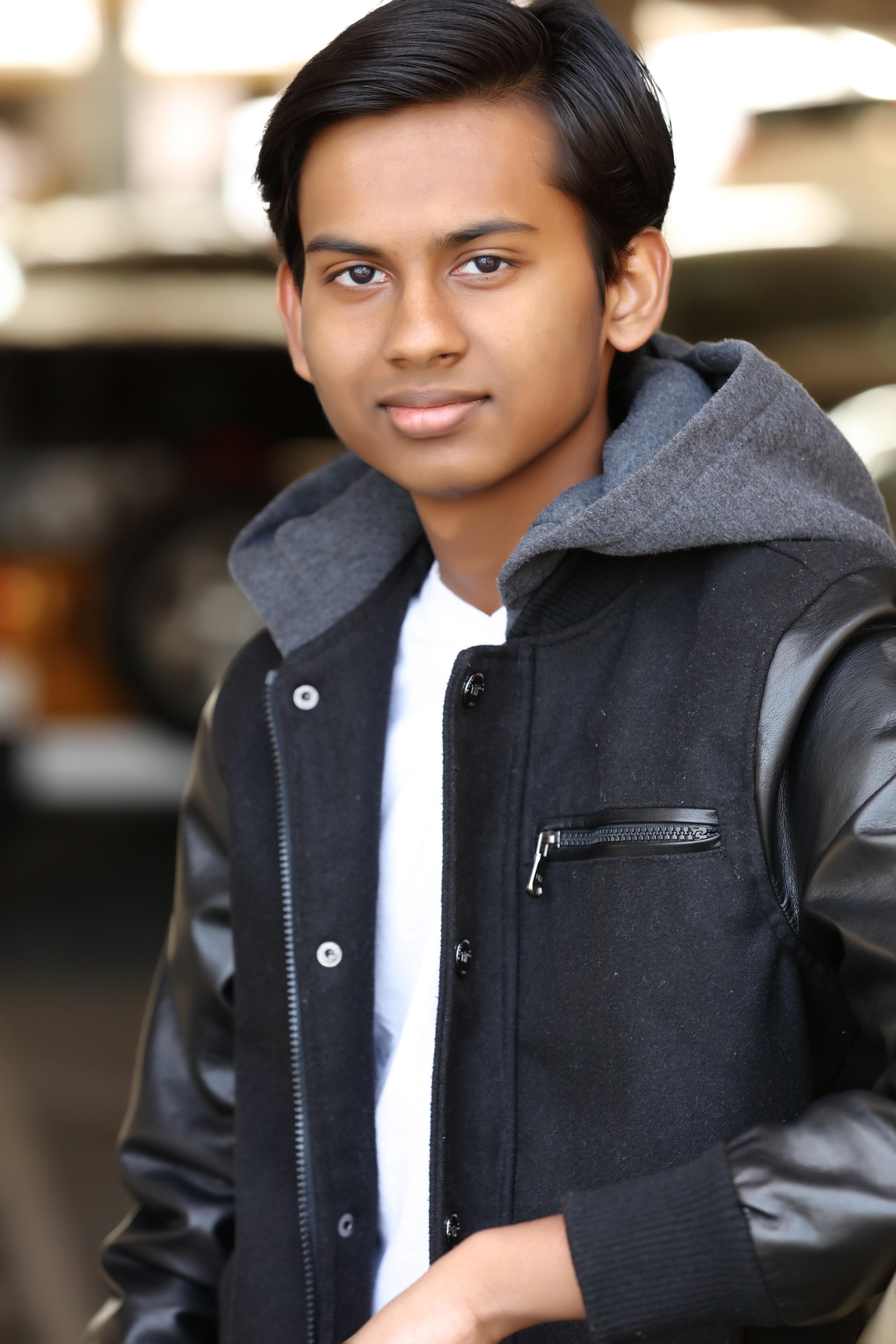 actor Roni Akurati large photo