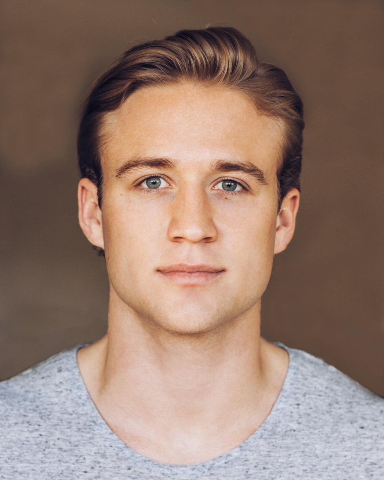 actor Vince Hill-Bedford large photo